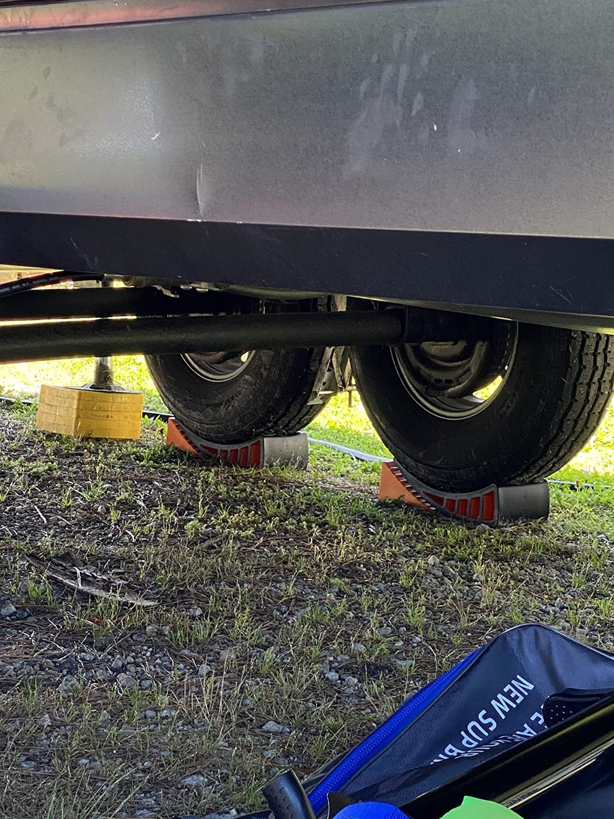 CARMTEK Camper Leveler Premium Kit - Curved RV Levelers with Camper Wheel Chocks, Rubber Mats and Carry Bag | Faster Camper Leveling Than RV Leveling Blocks customer photo 1