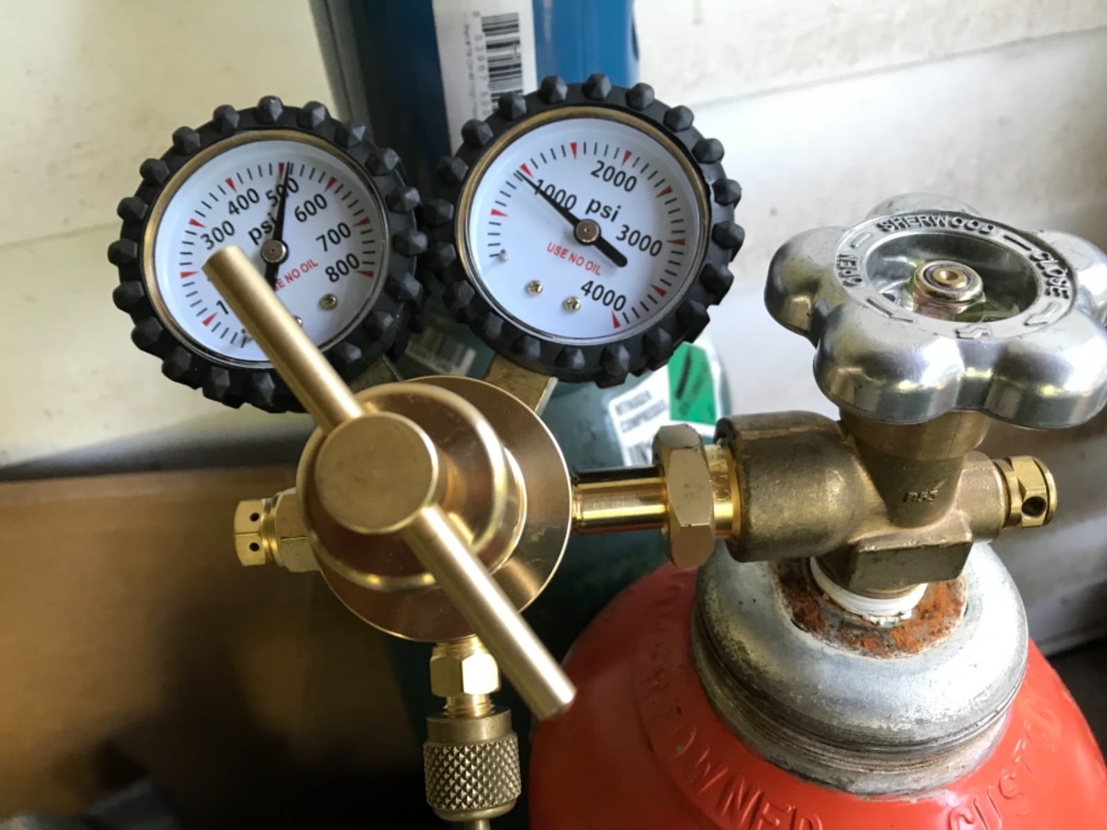 Nitrogen Regulator 0-600PSI CGA580 Inlet, 1/4-Inch Male Flare Outlet Connection, Heavy-Duty Handle, Self-reseating Relief Valve, Nitrogen Tank Regulator customer photo 2