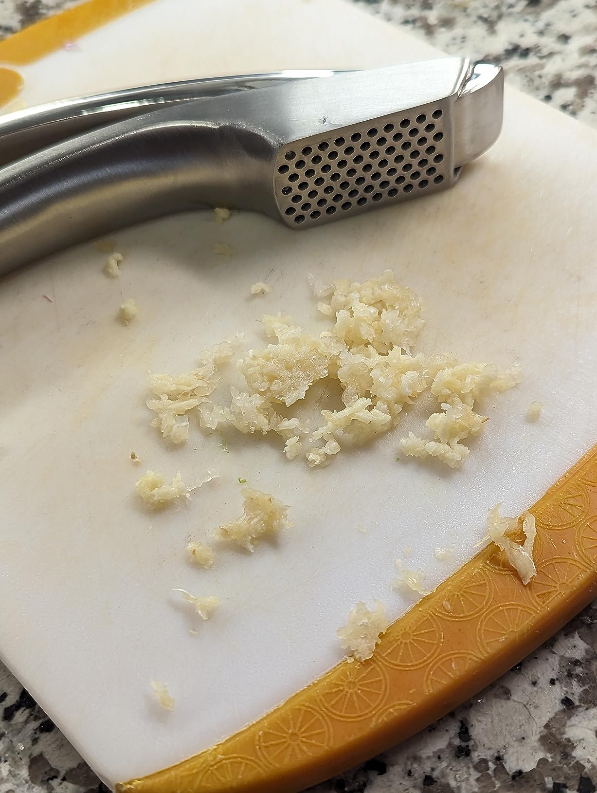 Gourmet Easy Lifetime Replacement Garlic Press, No Need to Peel, Fine Mince | Detachable Design for Easy Cleaning, Ergonomic Handle for Effortless Press, Stainless Steel Rust-Resistant, Dishwasher Safe customer photo 2