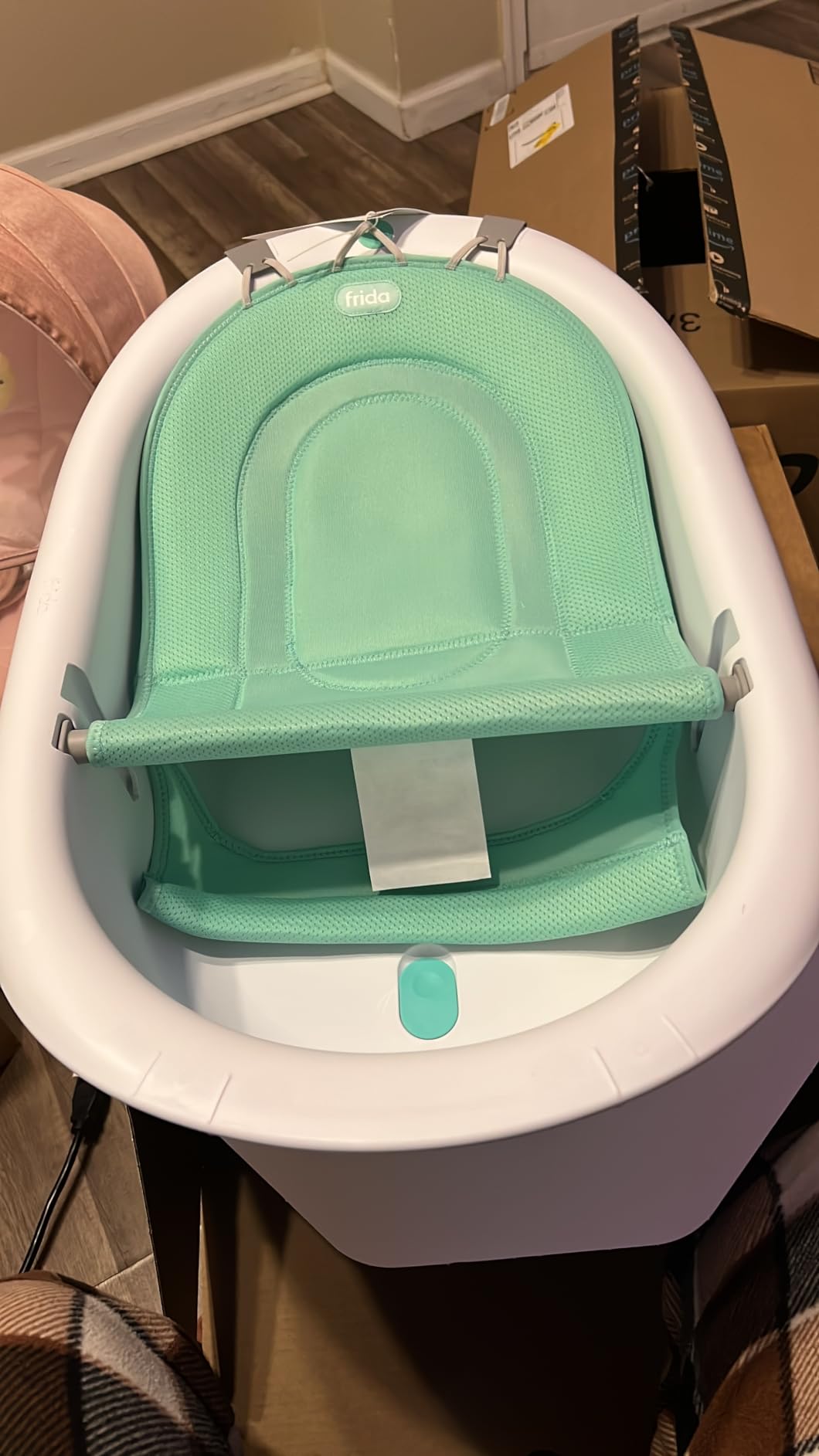 Frida Baby 4-in-1 Grow-with-Me Baby Bathtub, Baby Tub for Newborns to Toddler with Removable Bath Seat & Backrest for Bath Support in Tub customer photo 1