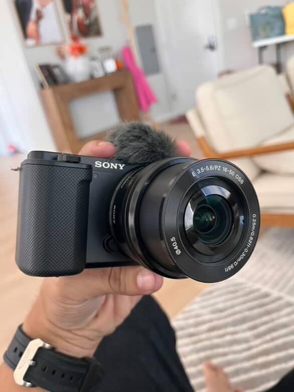 Sony Alpha ZV-E10 - APS-C Interchangeable Lens Mirrorless Vlog Camera Kit - Black customer photo 2