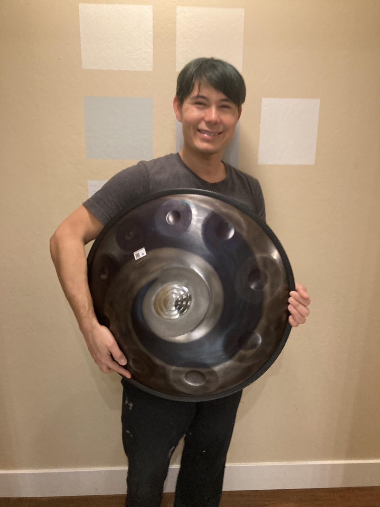 ASTEMAN Handpan in D Minor,432hz, 22 inches with 10 notes, comes with a backpack, courses, finger sleeves, stand, cleaning cloth, and two mallets. customer photo 1