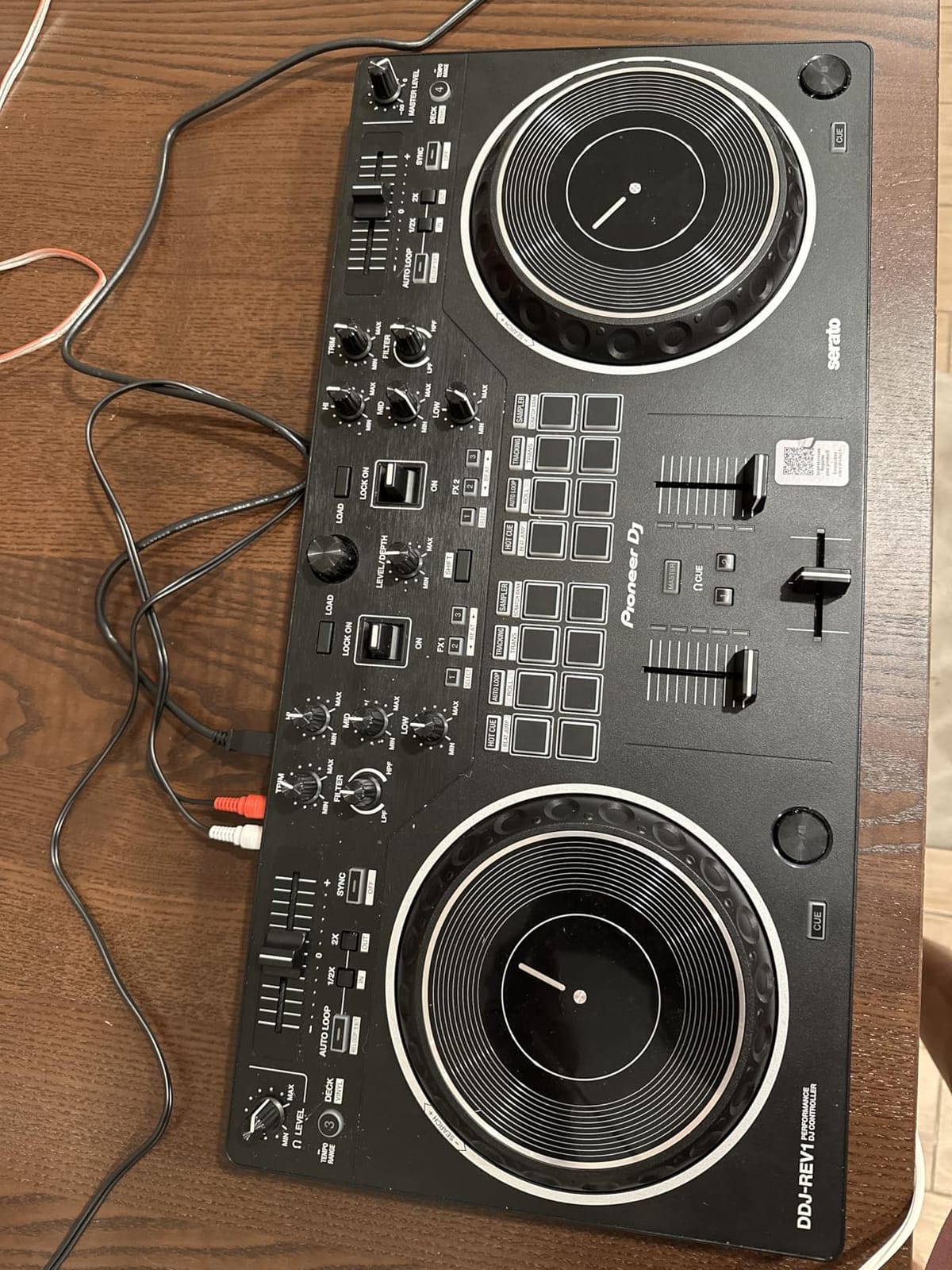 Pioneer DJ DDJ-REV1 2-deck Serato DJ Controller, Black customer photo 2