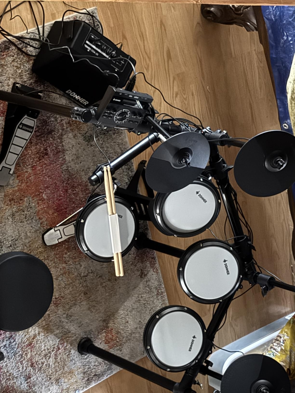 Donner DED-200X Electronic Drum Set, Electric Drum Kit with Quiet Mesh Drum Pads, 2 Cymbals w/Choke, 31 Kits and 450+ Sounds, Throne, Headphones, Sticks, USB MIDI, Melodics Lessons (5 Pads, 4 Cymbals) customer photo 1