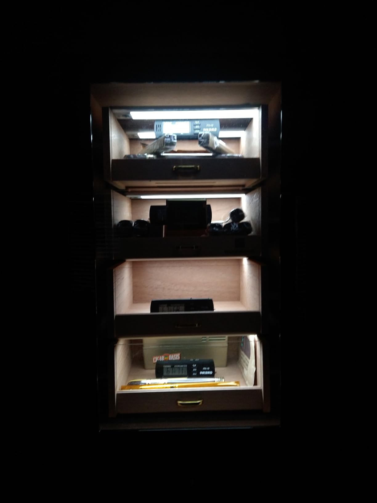 Woodronic Cigar Humidor, Desktop Humidor Cabinet | LED Light, Spanish Cedar Lining Accessory Drawer Holds 200-250, Hygrometer Humidifiers & Humidor Solution customer photo 1