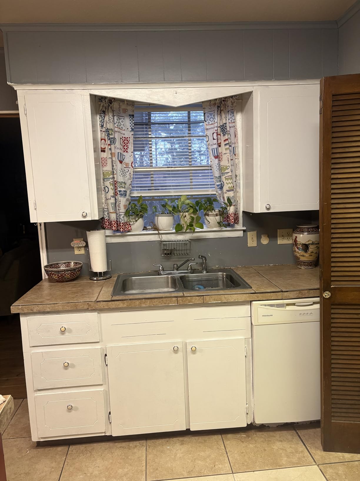 Rust-Oleum Cabinet Transformations & Trim Paint, Pure White, Quart customer photo 1