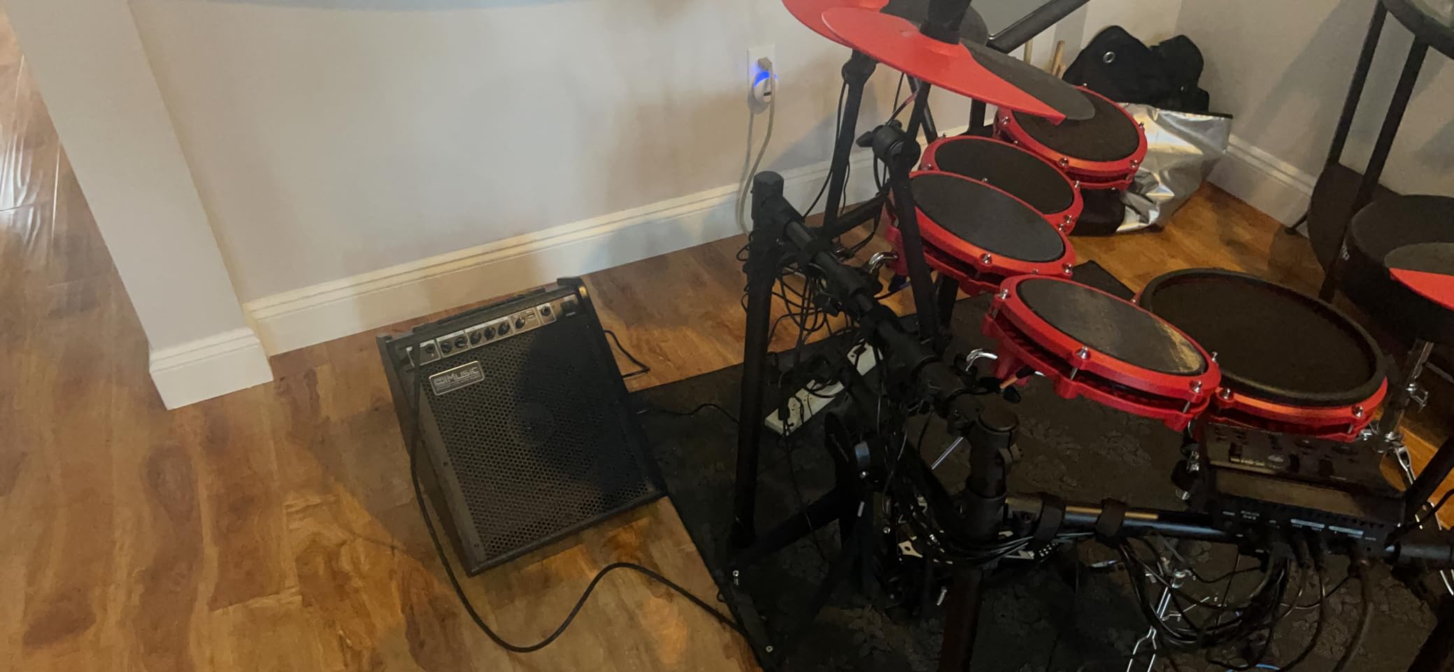 Coolmusic Electric Drum AMP 100-Watt Electronic Drum Amplifier DM100 Keyboard Speaker with Wireless Audio Connection, with 3-Band EQ and DI Out Black customer photo 2