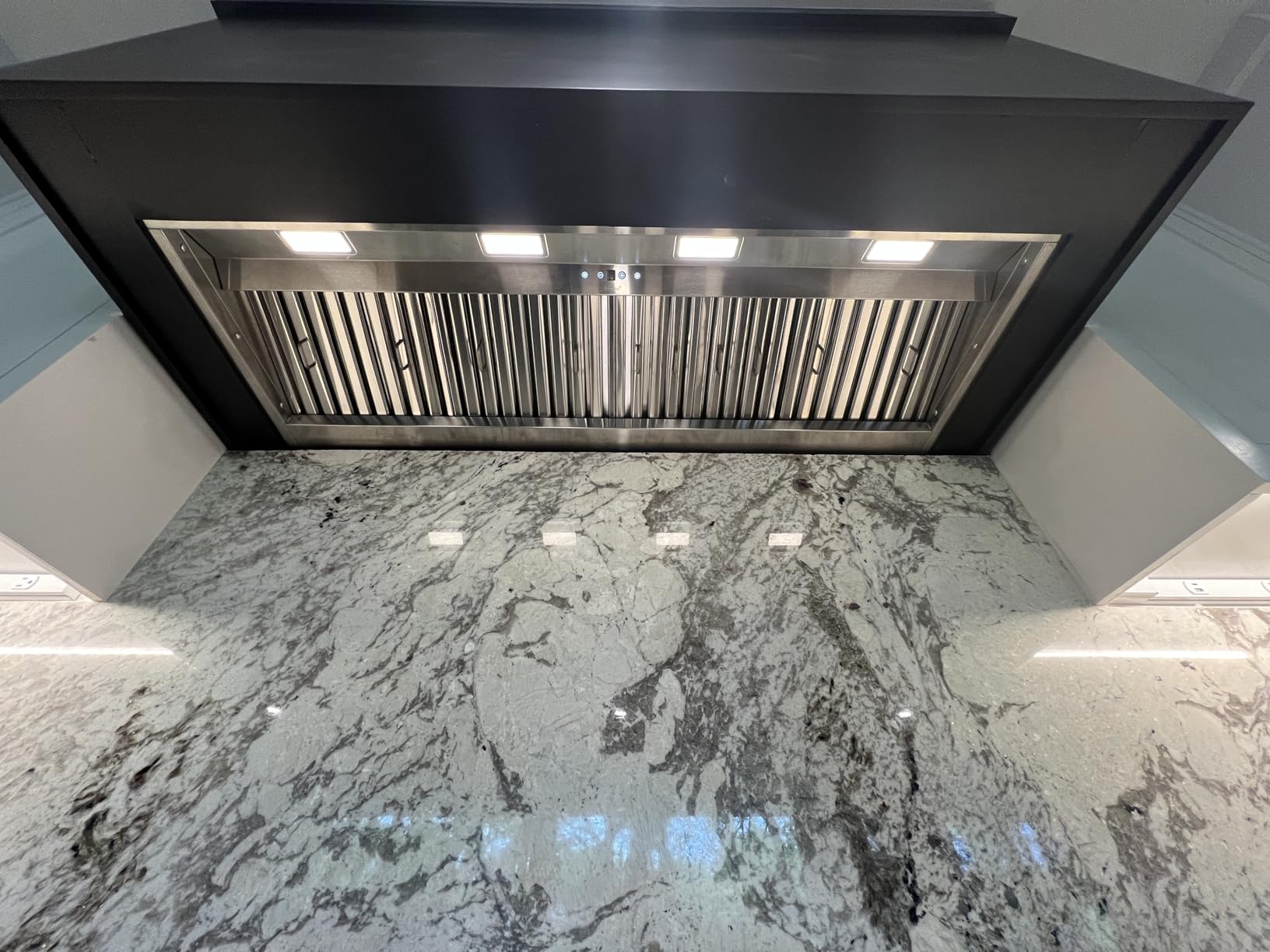 Akicon Range Hood Insert 48 Inch, 1200 CFM Built-in Kitchen Hood with 4 Speeds, Ultra-Quiet Stainless Steel Ducted Vent Hood Insert customer photo 1