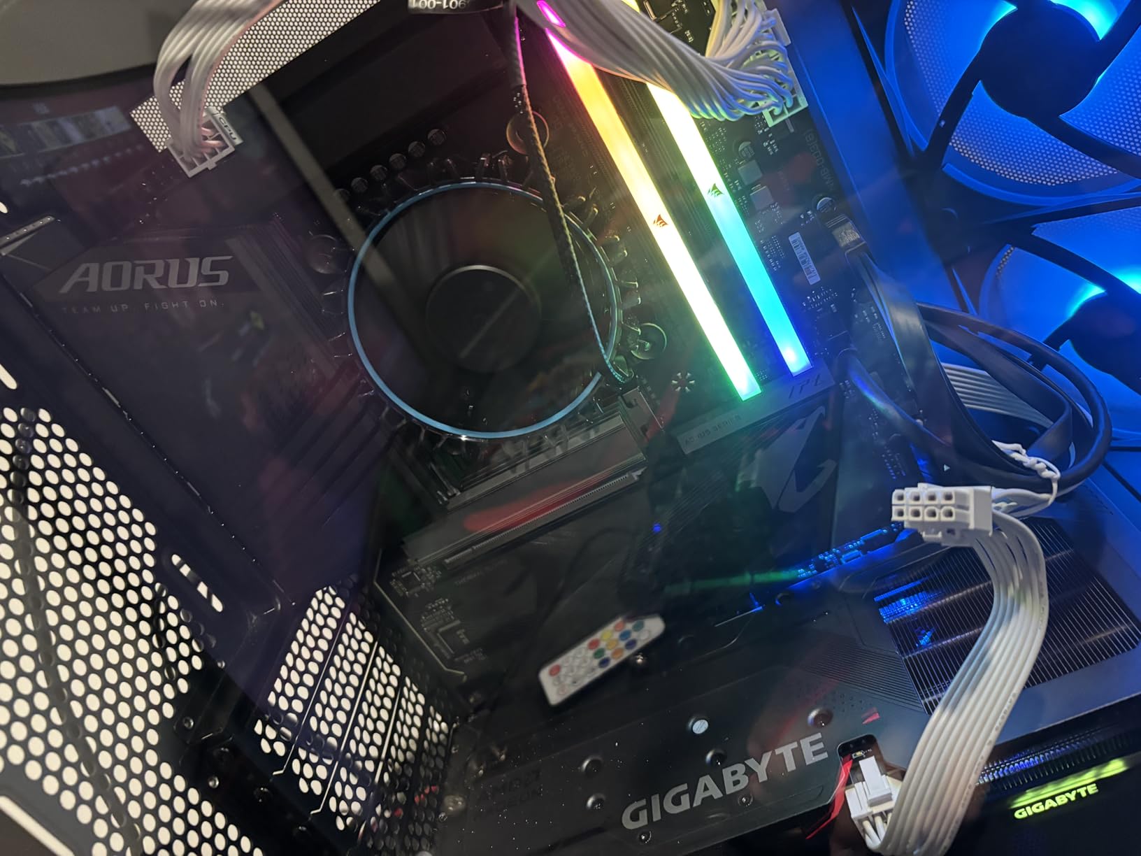 GIGABYTE Z790 AORUS Elite AX LGA 1700 ATX Motherboard, Support Intel Core 14th/13th/12th Gen, DDR5, 16+1+2 Power Phase, 4X M.2, PCIe 5.0, USB-C 3.2, WIFI6E, 2.5GbE, Q-Flash, EZ-Latch, RGB Fusion customer photo 2