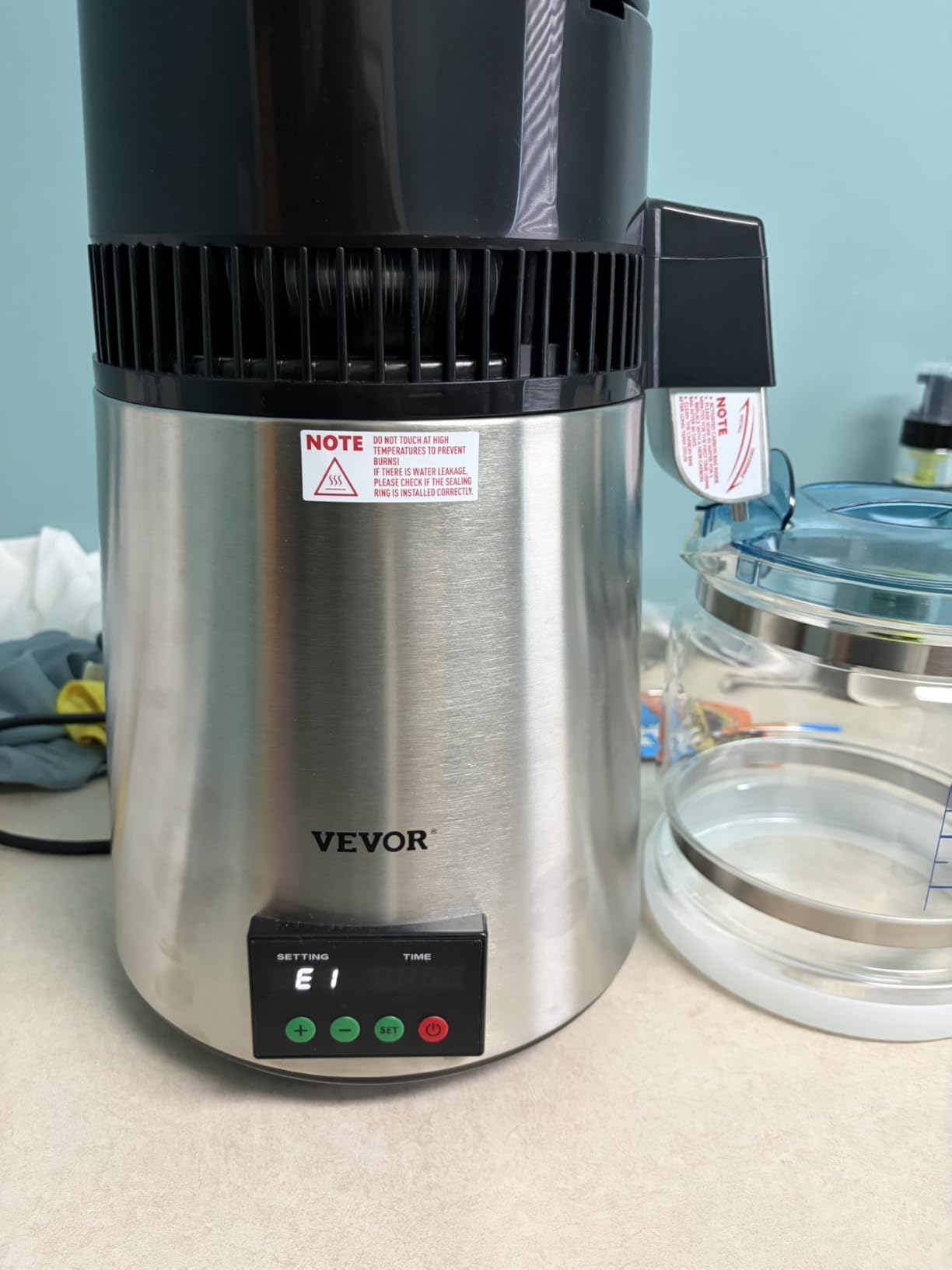 VEVOR 1.1 Gal Water Distiller, 0.3 Gal/H, Distilled Water Maker Machine 750W with Glass Carafe, 304 Stainless Steel customer photo 2