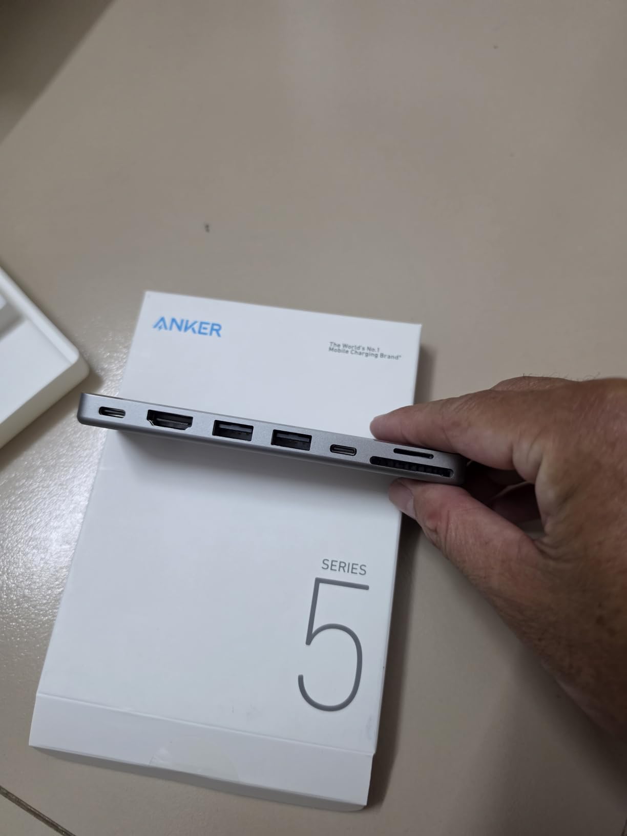Anker USB C Hub for MacBook, 7-in-2 mac Dock with 4K@60Hz HDMI, Compatible with Thunderbolt 4, 1 Type C and 2 USB A Data Ports for MacBookPro 13 Inch, MacBookAir M4/M5, and More (Not Work with Neo) customer photo 2