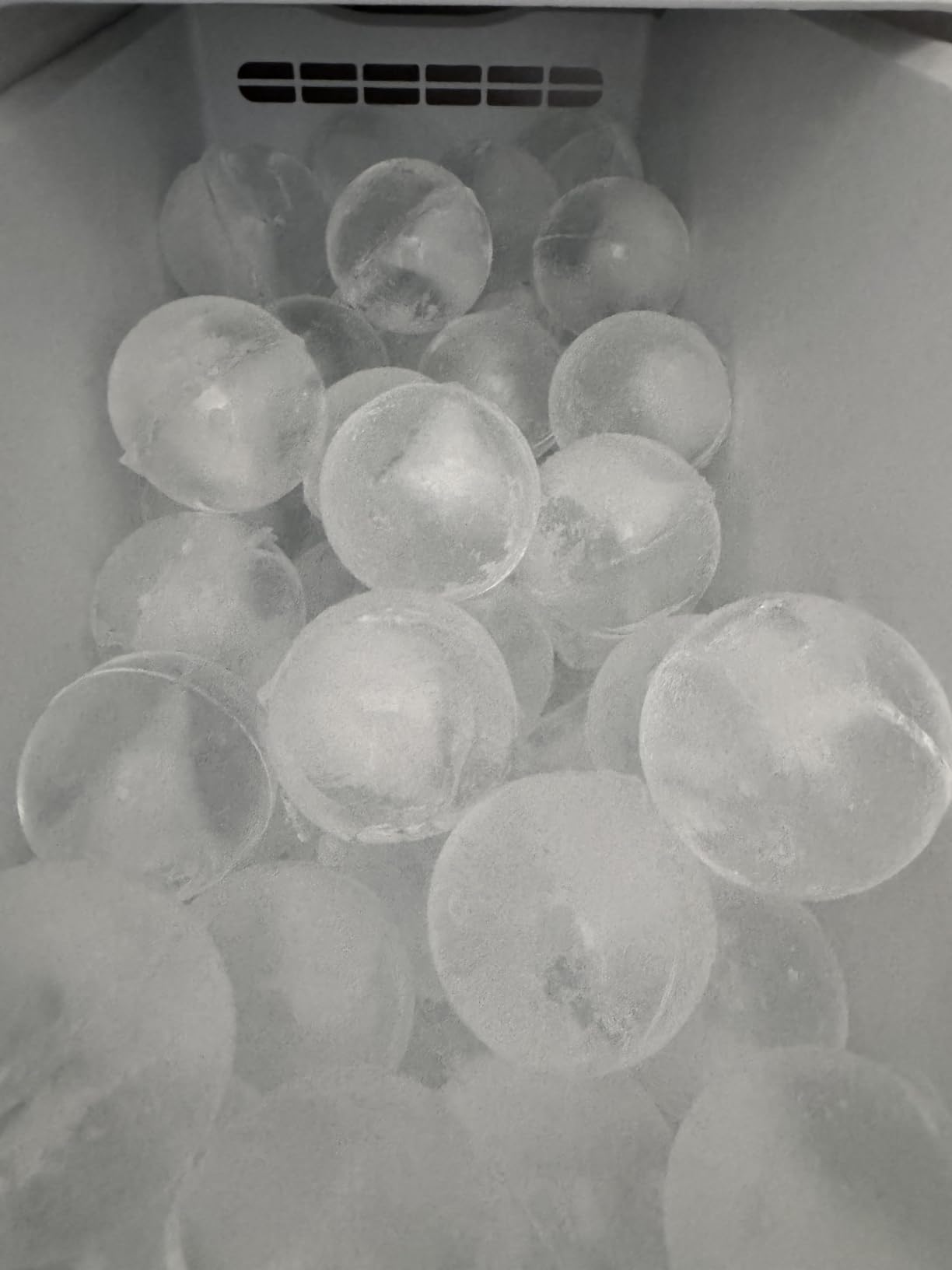 WIBIMEN 2.5-Inch Large Ice Cube Molds, 2-Pack Round Ice Ball Molds | Makes 16 Ice Spheres, Includes Storage Container and Tongs, Easy Fill and Twist Release for Whiskey, Bourbon and Cocktails customer photo 1
