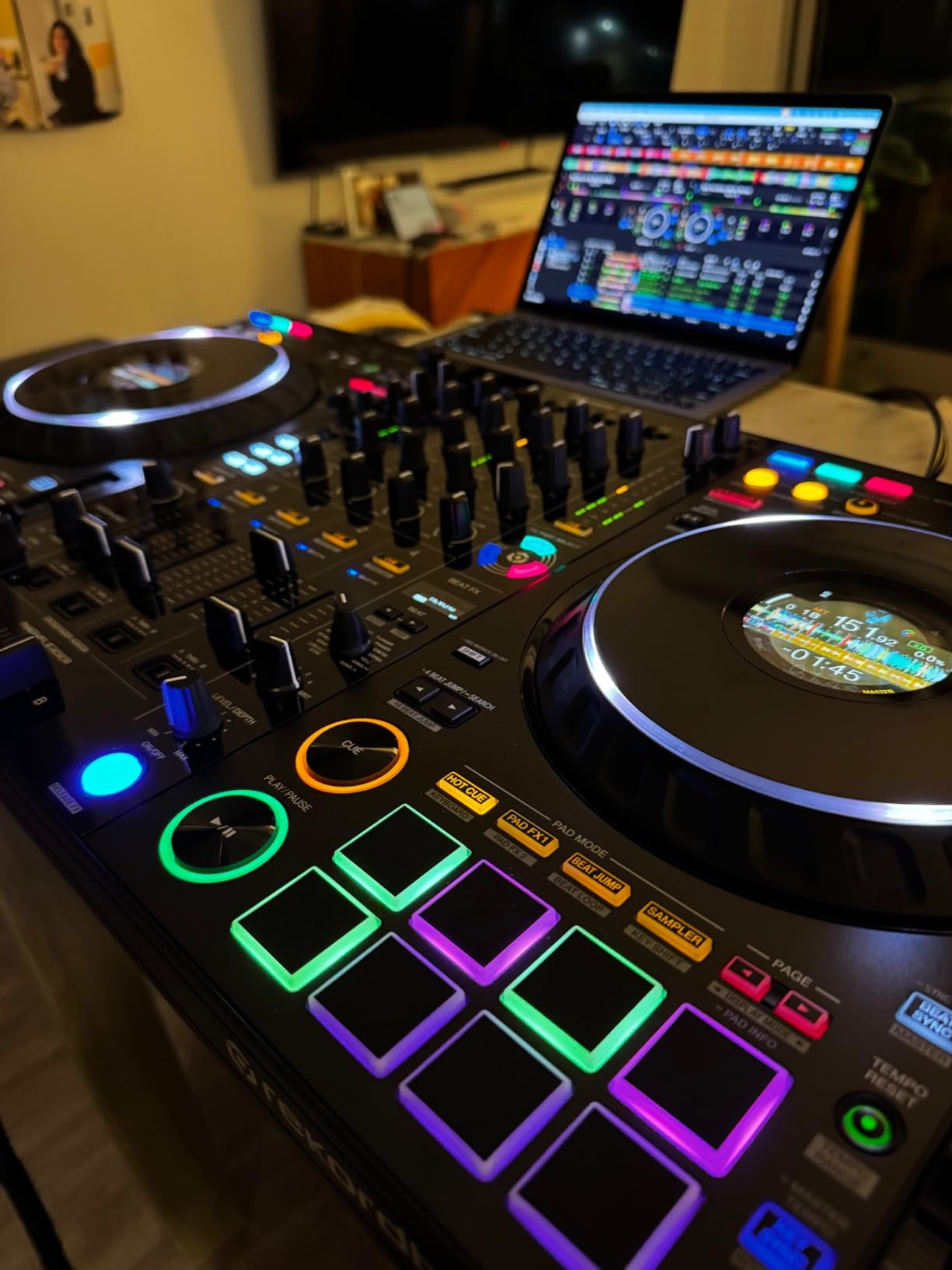 Pioneer DJ DDJ-FLX10 4-Channel DJ Controller, Track Separation, Black customer photo 2
