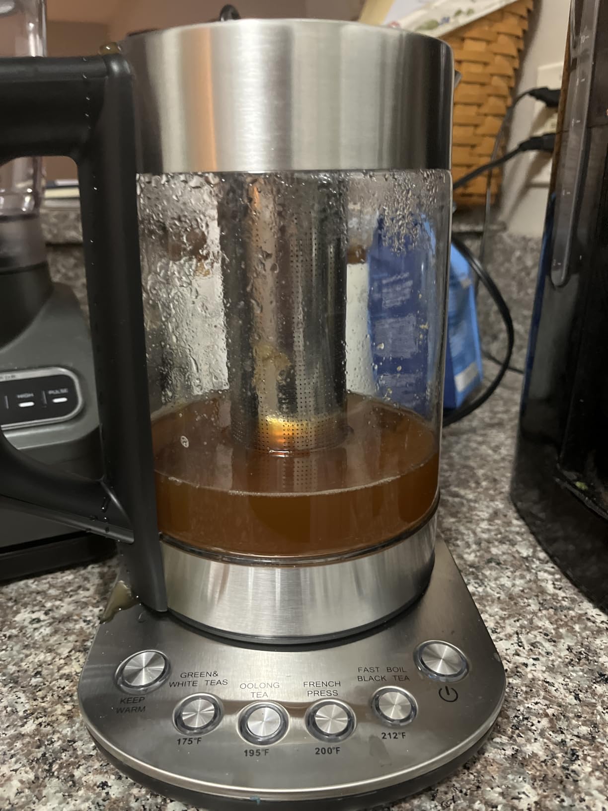 Magic Mill Pro Electric Kettle with tea Infuser and Temperature Control - Keep Warm Function, Rapid Boil, Automatic Safety Shut Off, BPA Free, No Plastic on Water, British Patent Technology, Large 1.7L customer photo 1