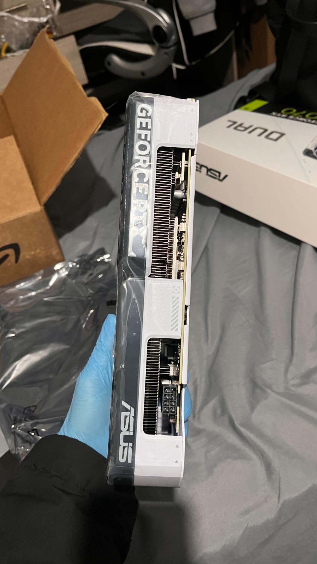 ASUS Dual GeForce RTX 4070 White OC Edition 12GB GDDR6X (PCIe 4.0, 12GB GDDR6X, DLSS 3, HDMI 2.1, DisplayPort 1.4a, 2.56-Slot Design, Axial-tech Fan Design, 0dB Technology), 3 Year Warranty customer photo 2