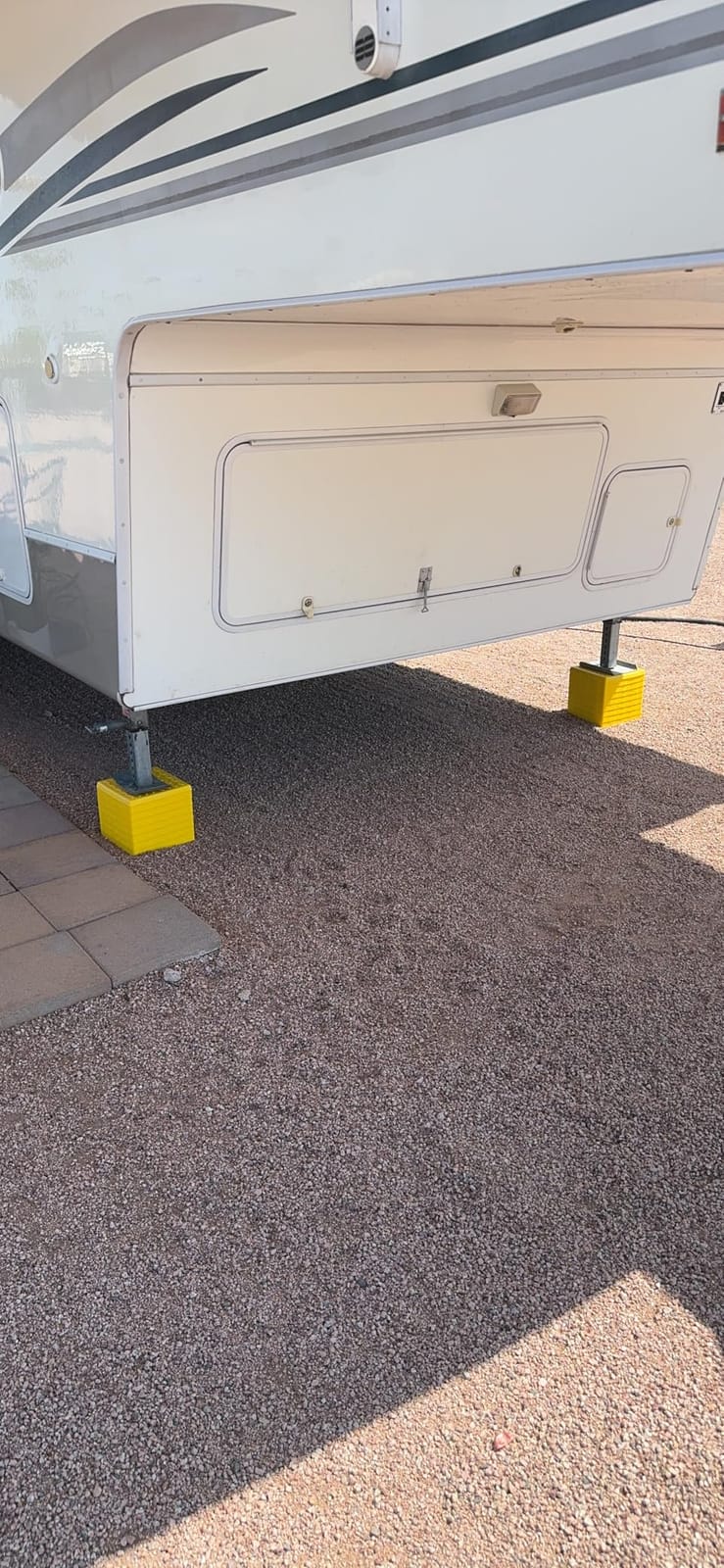OULEME 12-Pack RV Leveling Blocks, Stackable Camper Trailer Leveler, Yellow customer photo 1