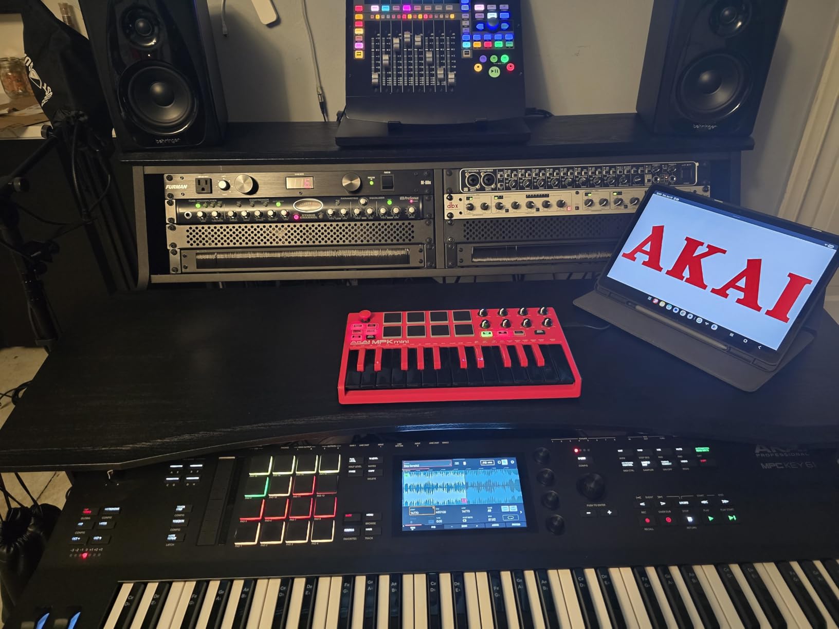 BE200 Series Music Studio Desk Workstation with 2 x 4U Rack (Black) customer photo 2