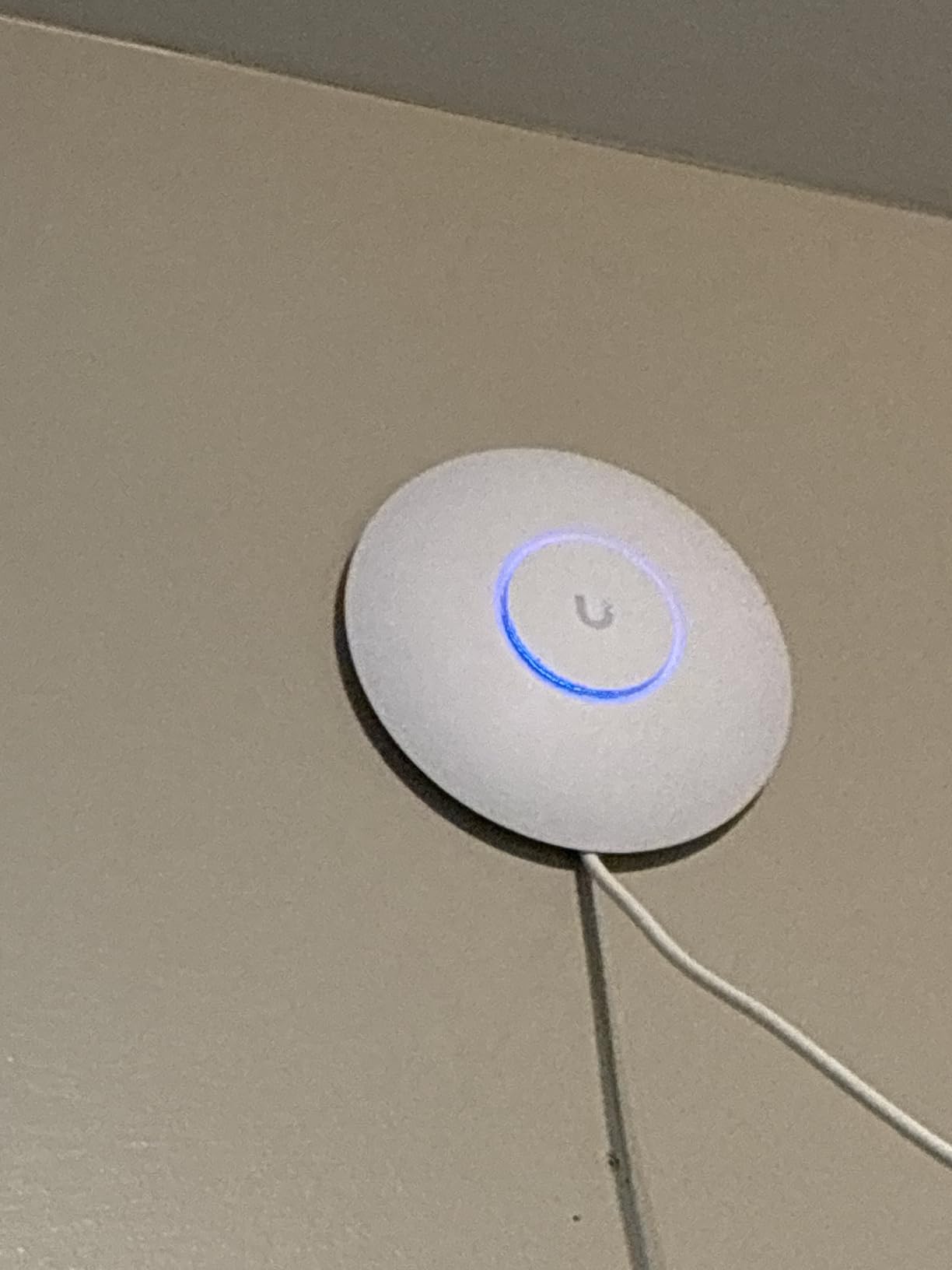 Ubiquiti U6+ Dual Band IEEE 802.11 a/b/g/n/ac/ax 3 Gbit/s Wireless Access Point customer photo 1