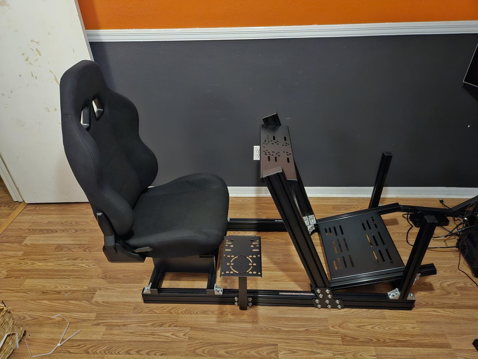Marada 8040 Aluminum Profile Pro Racing Simulator Cockpit with Black Seat customer photo 1