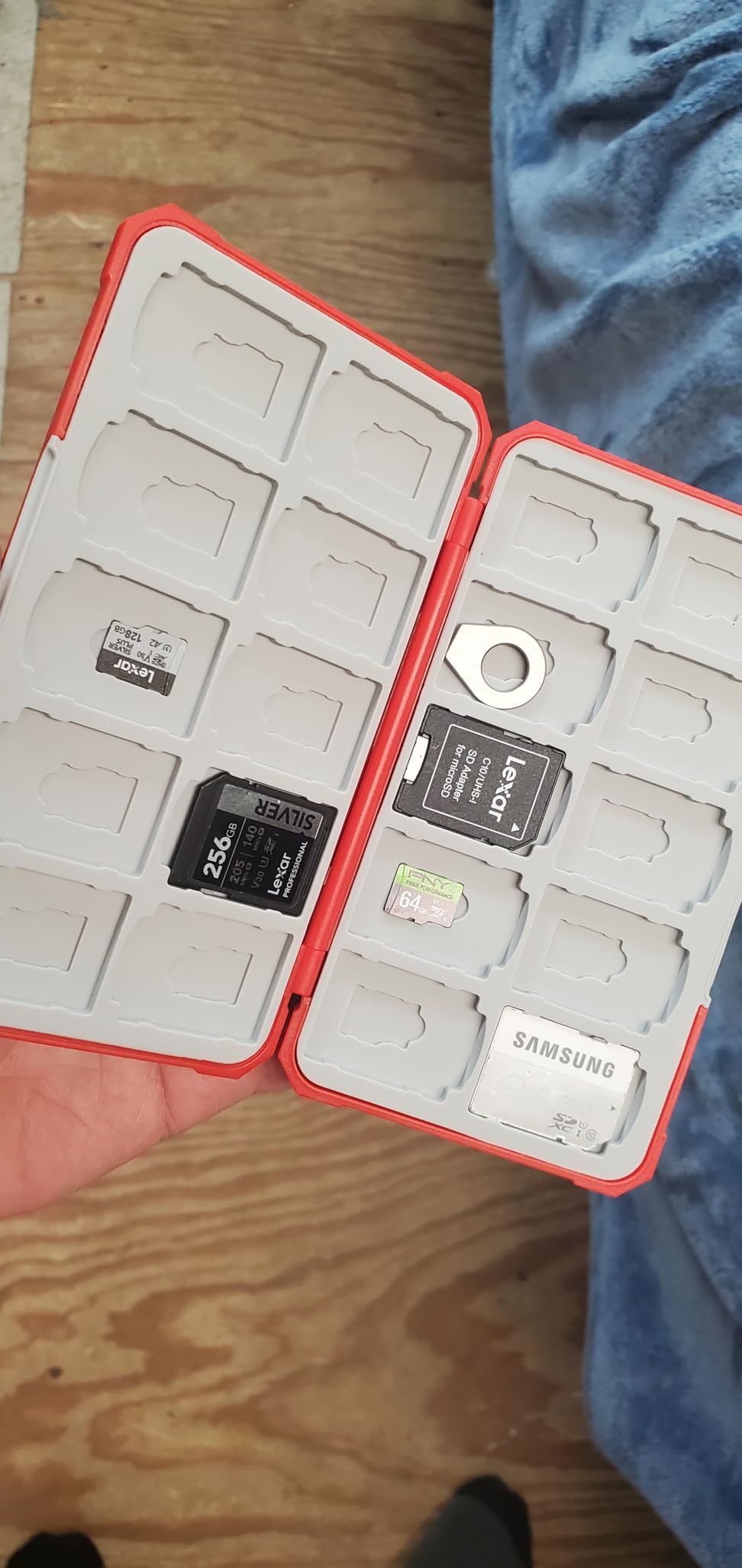 HEIYING SD Card Holder with 40 Precise Slots for SDXC SDHC Micro SD Cards, Hard ABS Shell with Soft Silicone Lining, Magnetic Closure customer photo 2