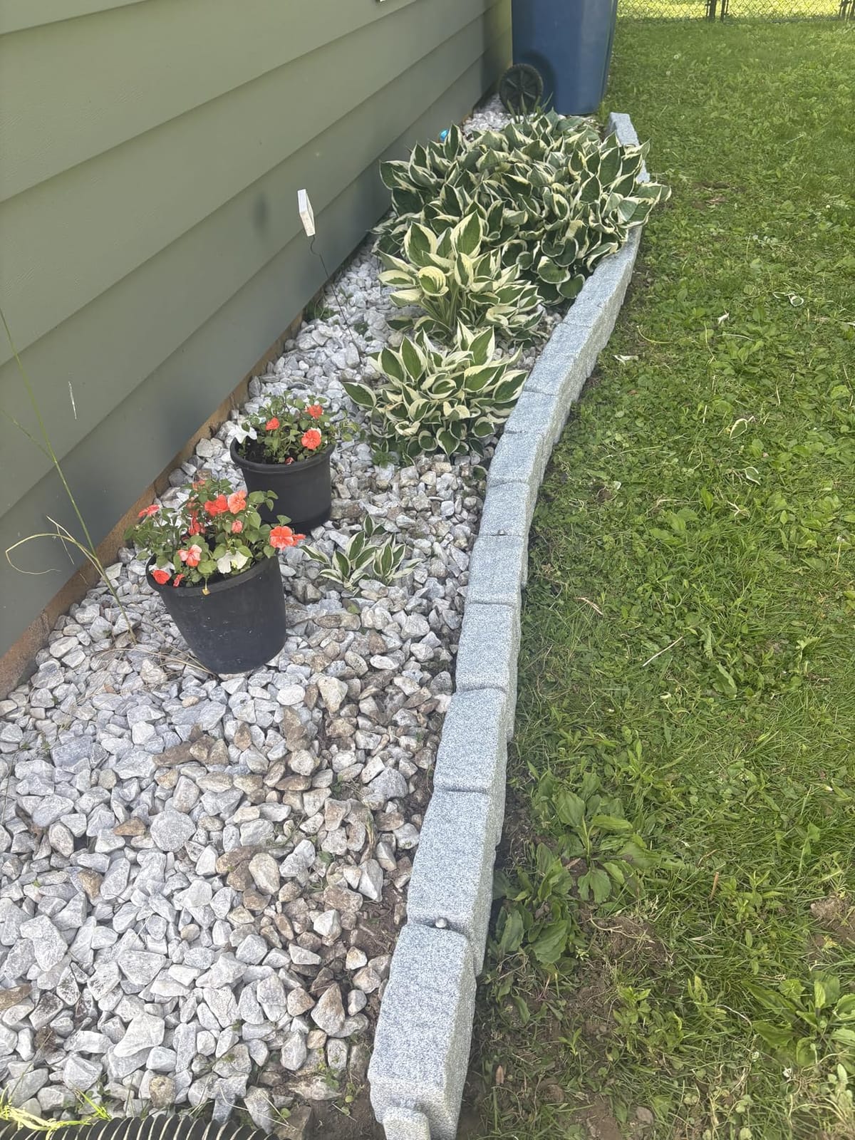 Landscape Edging | Garden Edging Border | Polyrock Blocks for Lawn Edging, Flower Beds & Yard Edging - 1 Pack | Each Section Has 6 Blocks 48