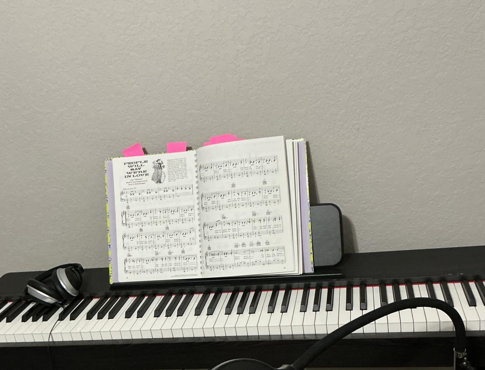 Donner OURA DDP-60 88 Key Digital Piano: Full Size Keyboard, Sensitive Touch, 8 Reverbs, Recording, 128 Voices. Includes Three Pedal, Electric Piano Keyboard for Beginners customer photo 1