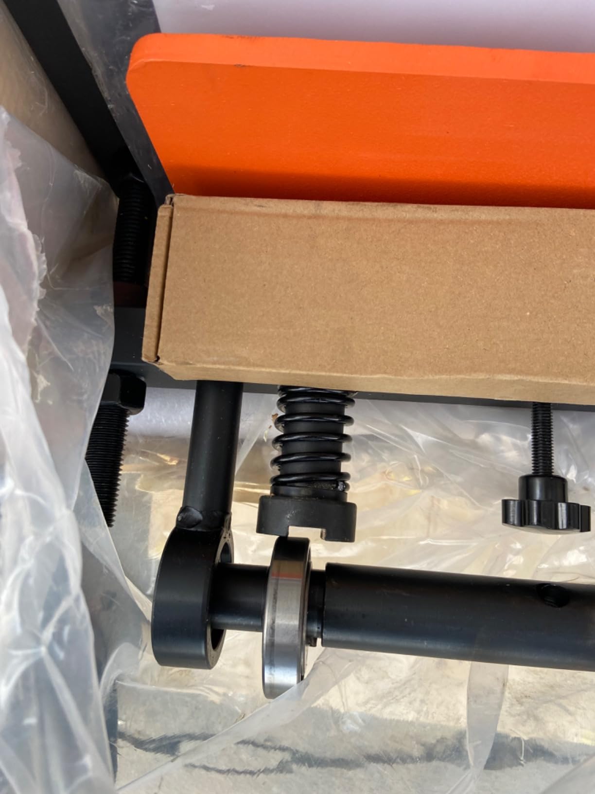 VEVOR Leather Cutting Machine, 14.2 x 10.2 in Embossing Plate Manual Die Cutter, 0.47 in Pressure Stroke Leather Embossing Machine, Dual Guide Shafts Die Cut Machine for Various of Materials customer photo 2