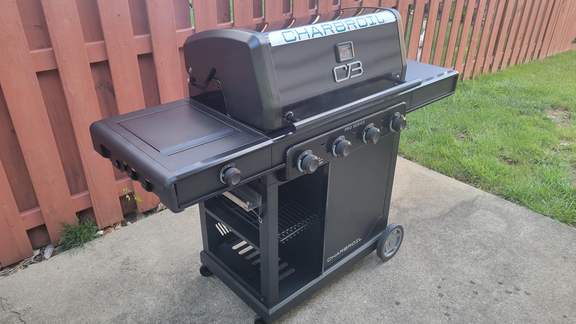 Charbroil Pro Series with Amplifire Infrared Technology 4-Burner Propane Gas Grill Cabinet with Side Burner, Black - 463281024 customer photo 2