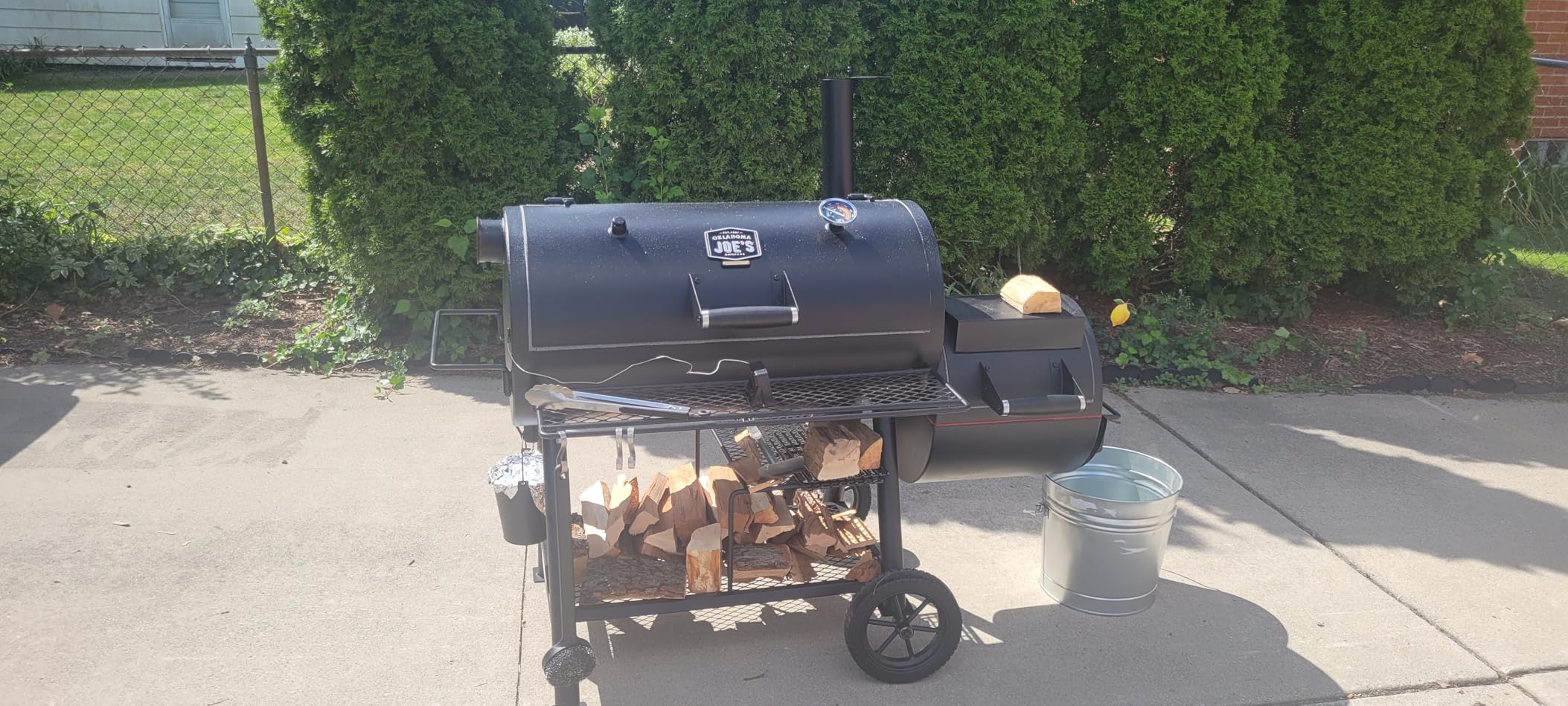 Oklahoma Joe's Highland Offset Reverse Flow Offset Charcoal Smoker and Grill With 1093 sq. in. Cooking Area in Black customer photo 2