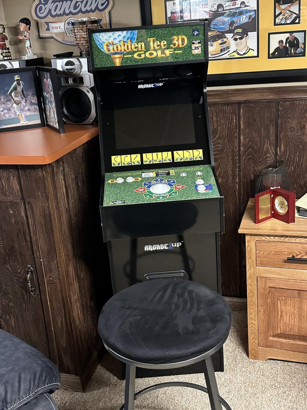 Arcade1Up Golden Tee 3D Deluxe Home Arcade, 8 Golf + Bowling Games | Trackball Controller customer photo 2