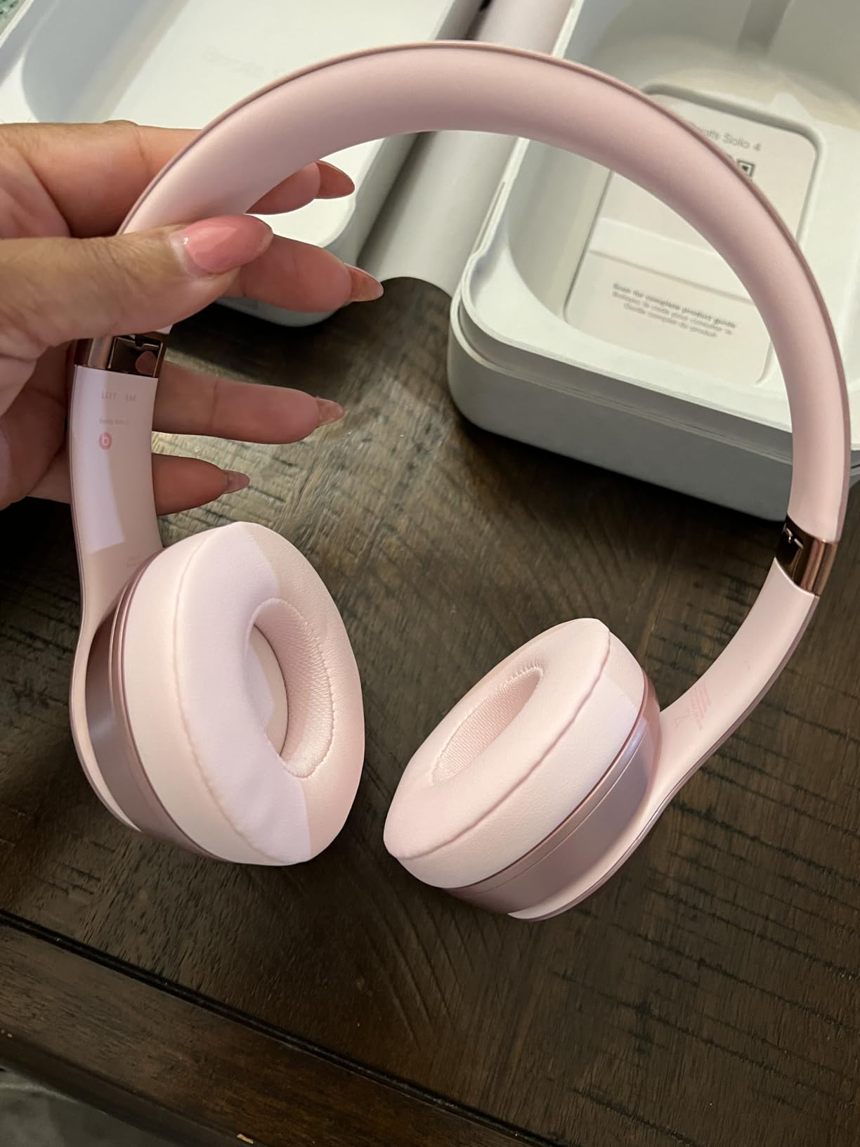 Beats Solo 4 - Wireless On-Ear Bluetooth Headphones, Up to 50-Hour Battery Life, Ultra-Lightweight Comfort, Powerful and Balanced Sound, Apple & Android Compatible - Matte Black customer photo 1