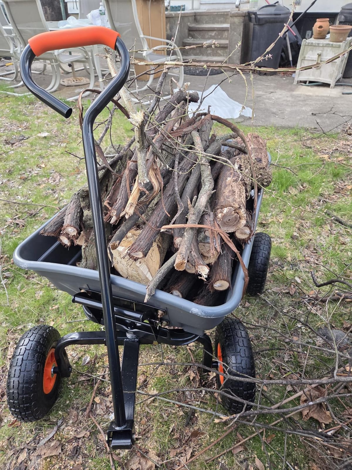 VEVOR Heavy Duty 1200lbs 7 Cu.Ft Wheelbarrow Garden Dump Cart Wagon | For ATV Mower Tractor, 2-in-1 Convertible Handle to Trailer, Durable Poly Utility Barrow with 13 inch All Terrain Wheels customer photo 1