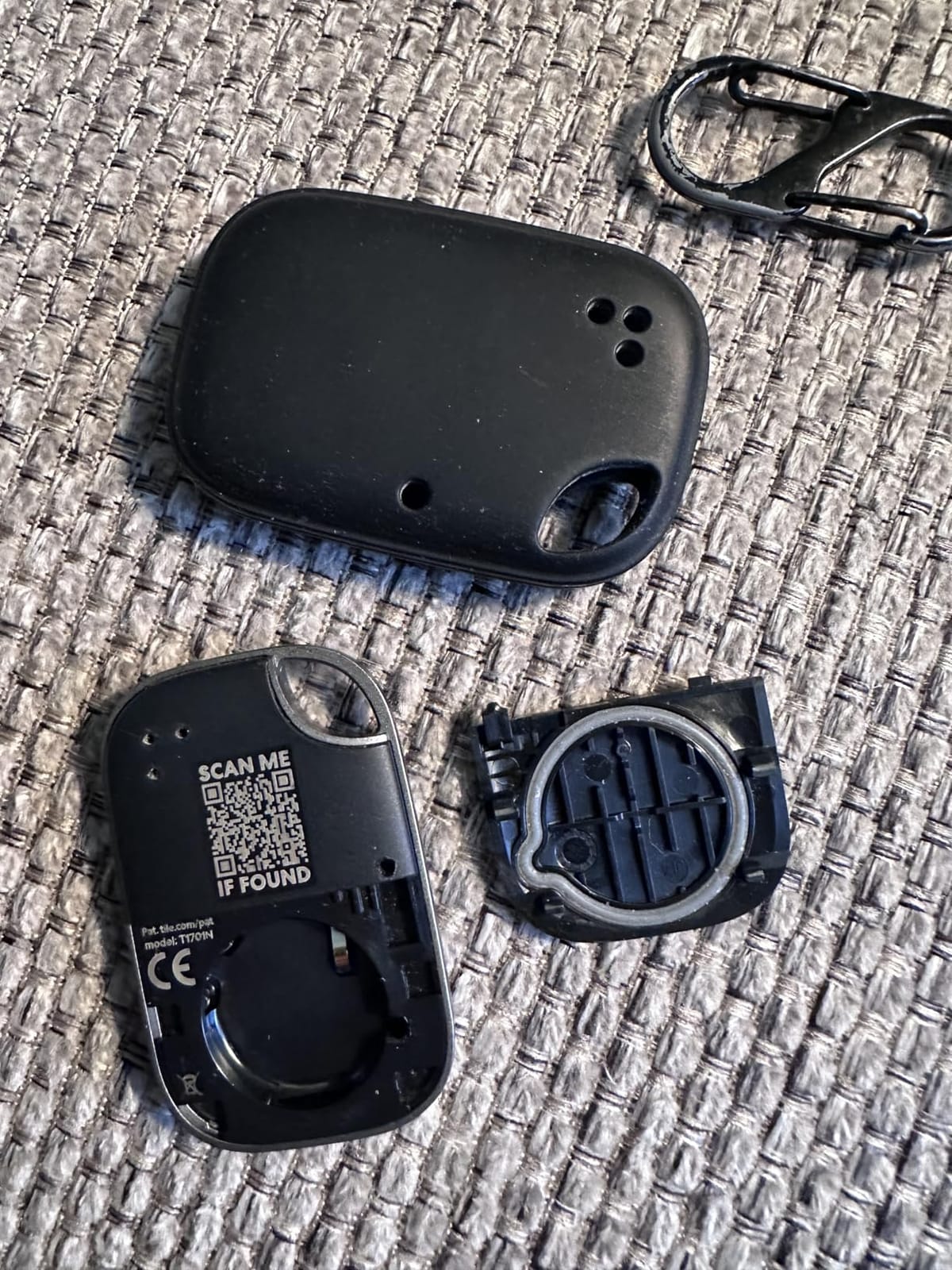 Life360 Tile Pro - Powerful Bluetooth Tracker, Key Finder and Item Locator for Keys, Bags and More. Both iOS and Android Compatible. Phone Finder. 1-Pack (Black) customer photo 1
