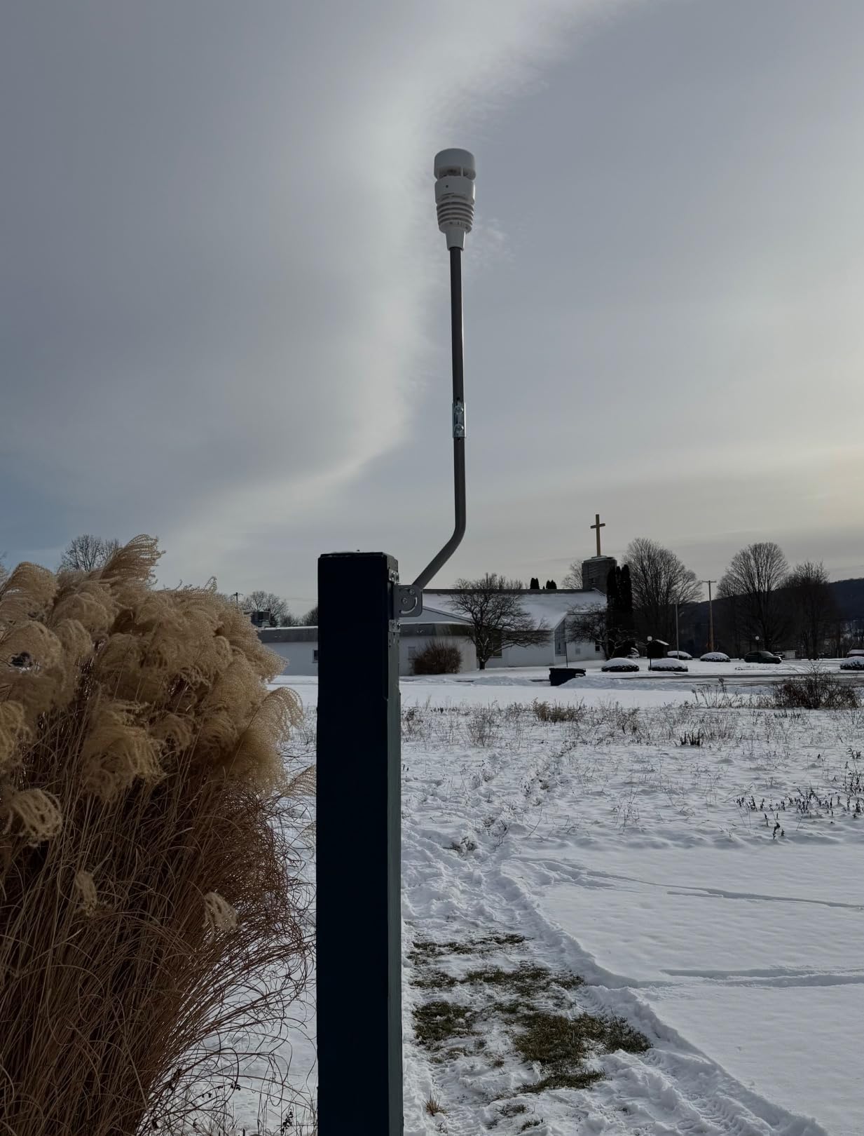 Ambient Weather WS-4000 Solar Powered UltraSonic Wi-Fi Weather Station | Ultrasonic Wind and Haptic Rain Gauges customer photo 2