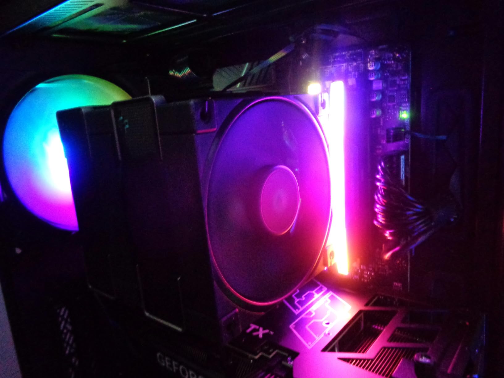 CORSAIR Vengeance RGB DDR5 32GB (2x16GB) 6000MHz CL30 AMD EXPO & Intel XMP 3.0 Desktop Gaming Memory - White (CMH32GX5M2B6000Z30W) customer photo 2