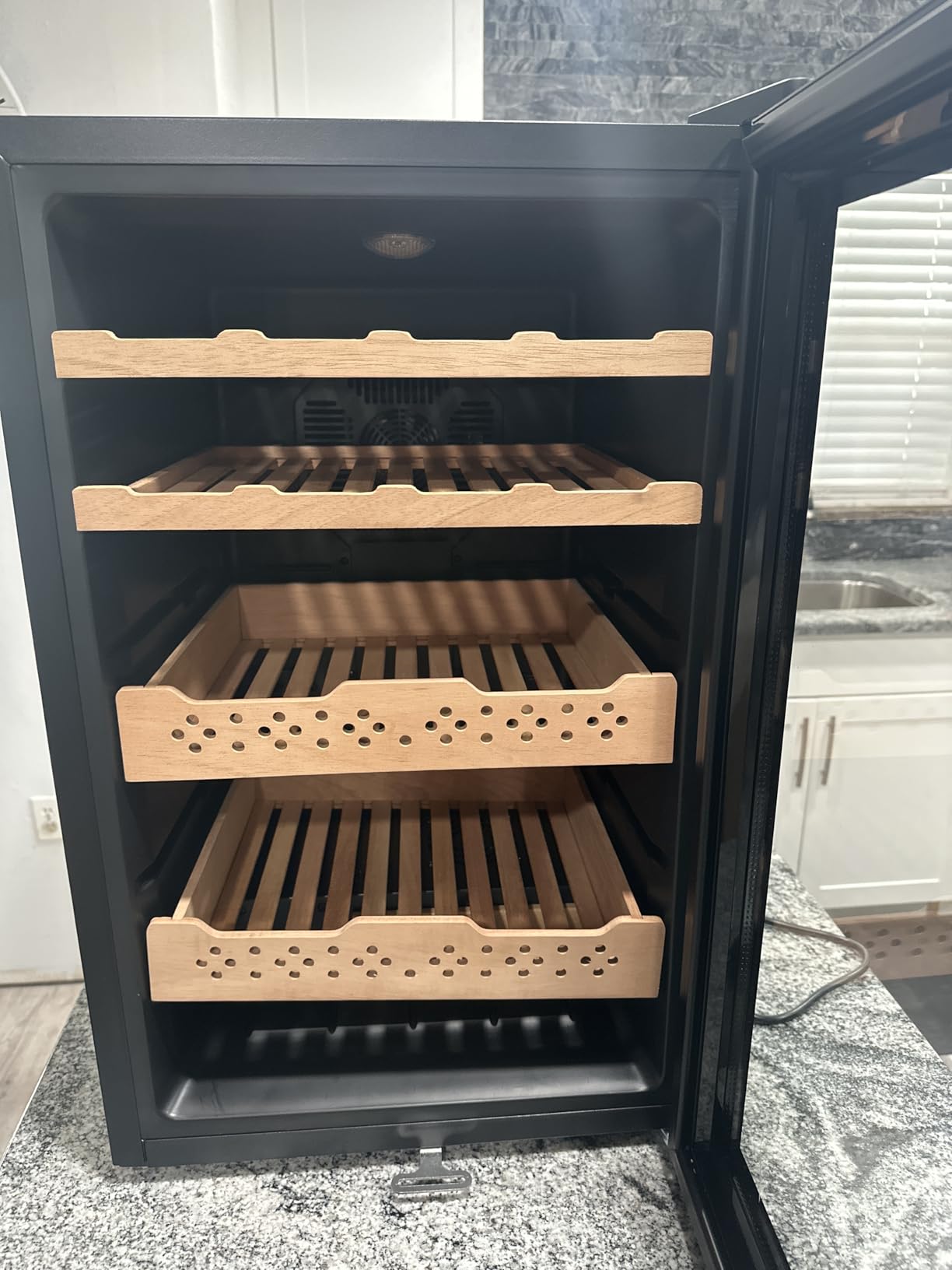 Electric Humidor, 70L 400 Counts Large Capacity, Thermostatic Cooling Humidor Cabinet with Smart Humidity & Temp Control, Spanish Cedar Wood Shelves, Safety Lock customer photo 1