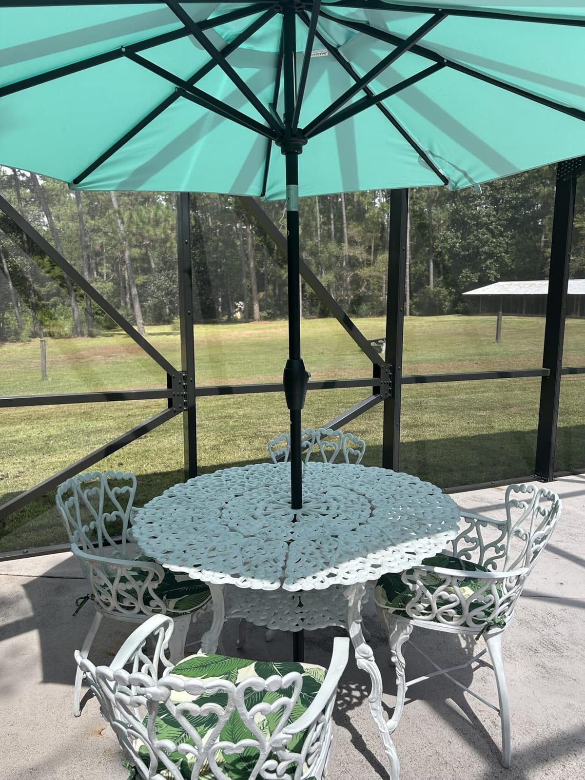 Midtown Umbrellas Lean - 9 Ft Patio Umbrella, Apple Red Canopy | 10-Year-No-Fade Terylast Fabric with 8 Ribs and Auto-Tilt Crank, Outdoor Umbrella for Deck, Pool and Garden, Black Pole customer photo 2