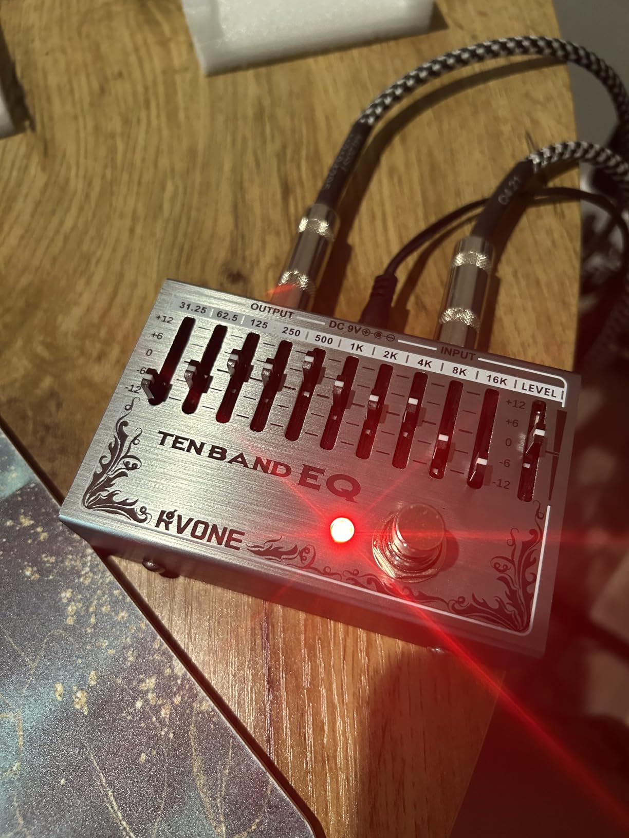 RVONE 10-Band Equalizer Pedal | Low-Noise EQ Pedal for Guitar, Bass & Pedalboards | True Bypass for Pure Signal Effects Chain | Live Stage, Studio Recording & Mixing (31.25Hz-16kHz ±12dB) | Portable customer photo 1