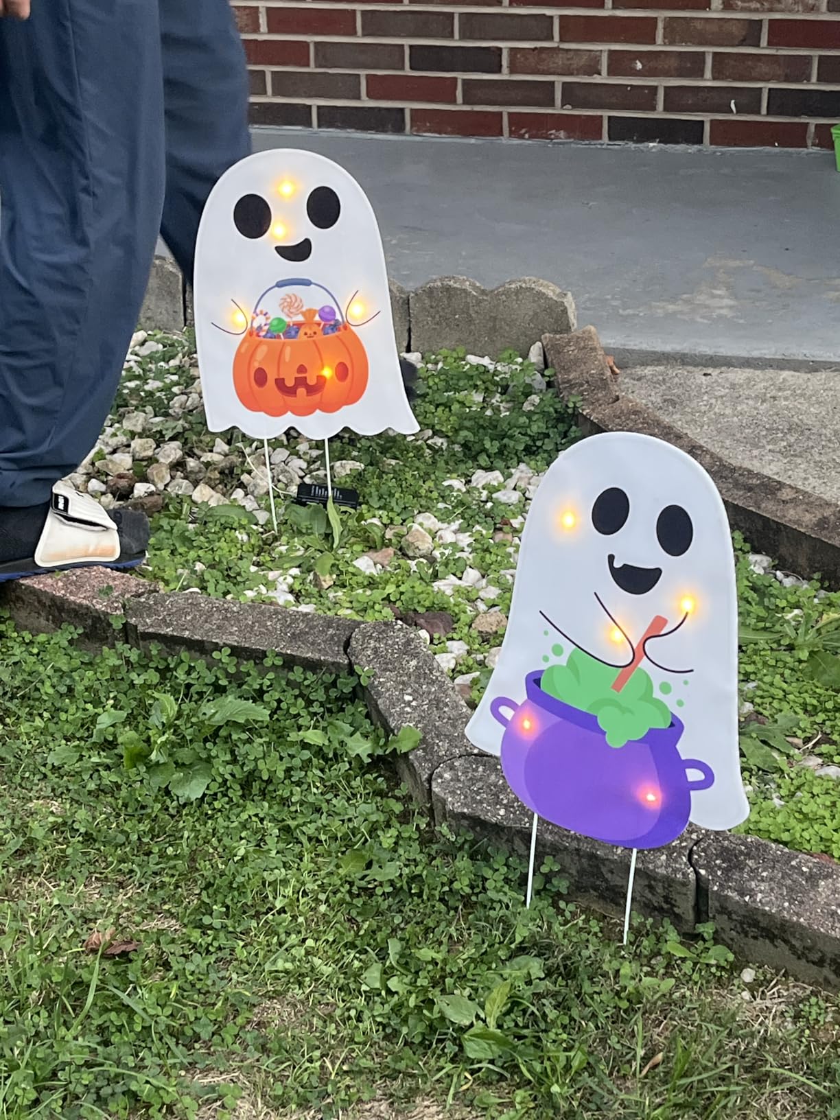 Lighted Cute Ghost Yard Signs, 4 Packs Halloween Decorations Outdoor Scary Witch Pumpkin Boo Signs with Lights for Lawn Garden Yard Stakes Outside Halloween Decoration Decor Clearance customer photo 2