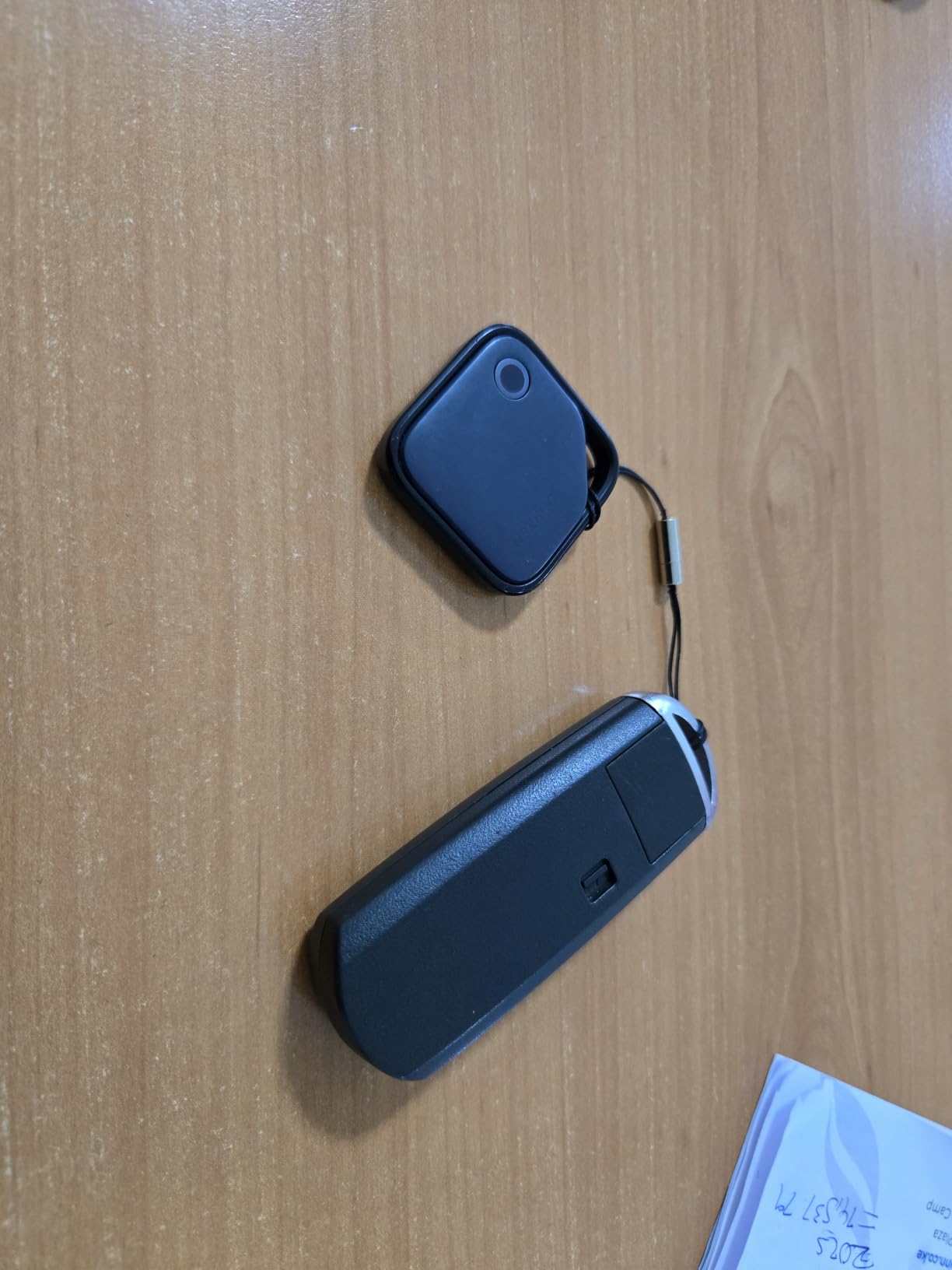 UGREEN FineTrack Air Tracker Tags (iOS Only) 4 Pack Key Finder | Bluetooth Tracker 2-Year Replaceable Battery Compatible with Apple Find My for Keys, Luggage customer photo 1