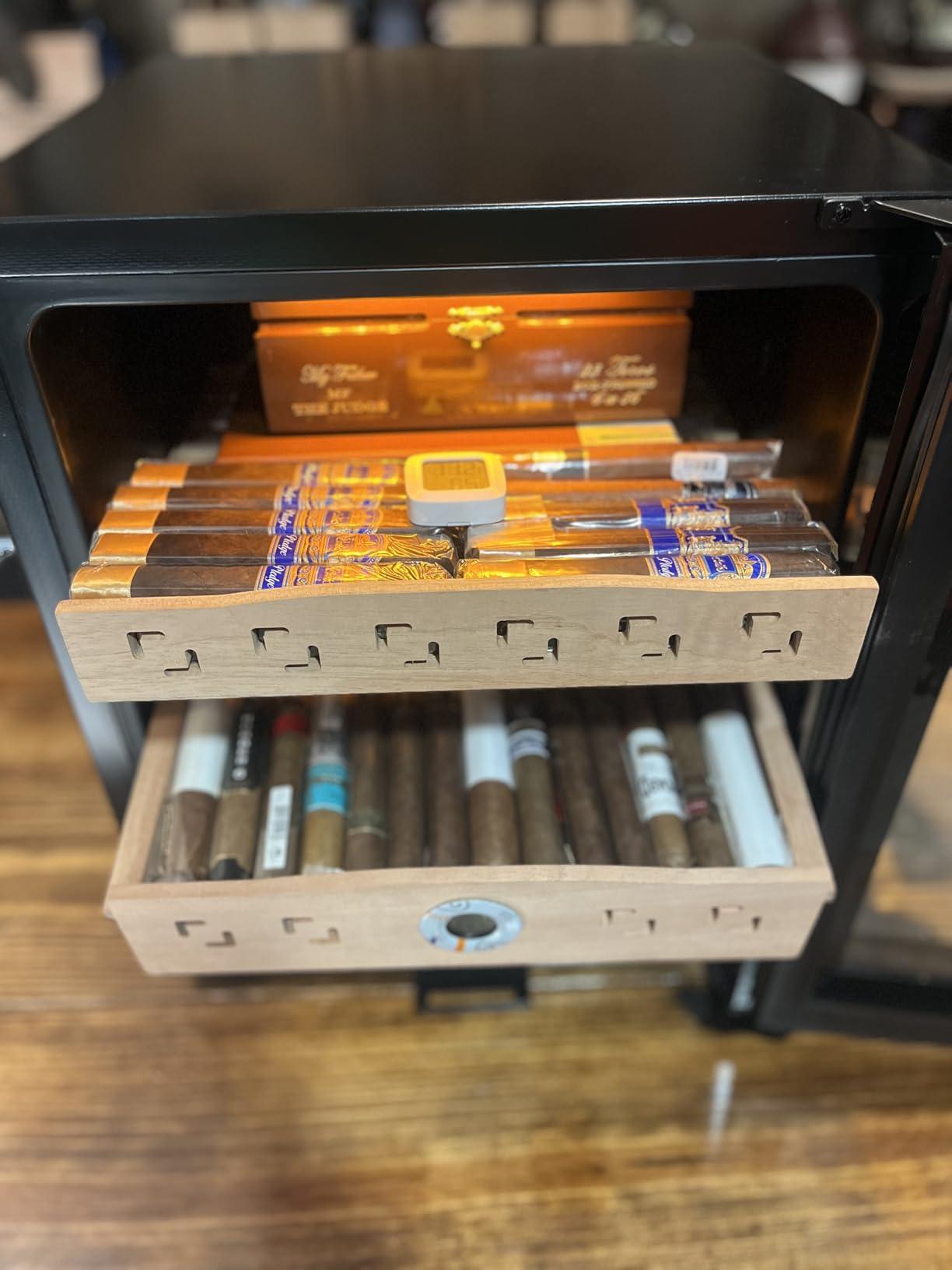 CM80D 75L Electric Cigar Humidor Cabinet with Compressor Cooling, 360° Circulation & Patented Ammonia Removal, Accurate Humidity & Temperature Control, Spanish Cedar Drawers, Lock & Light - 900 Counts customer photo 2