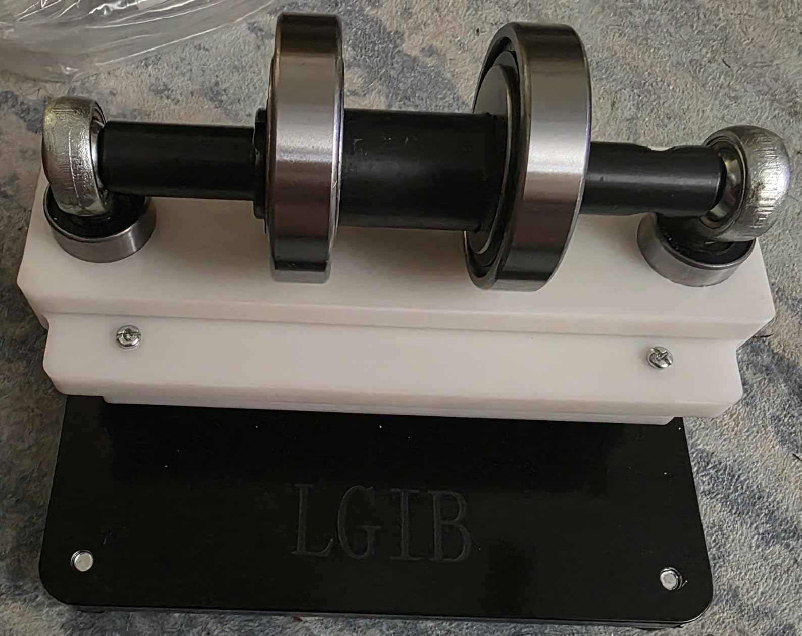 Leather Cutting Machine, 1.5 Ton Manual Press Die Cutter with 5.9 x 3.9 in Embossing Plate, Dual Guide Shafts, 0.47in Pressure Stroke - for Leathercraft, DIY & Various Materials customer photo 1