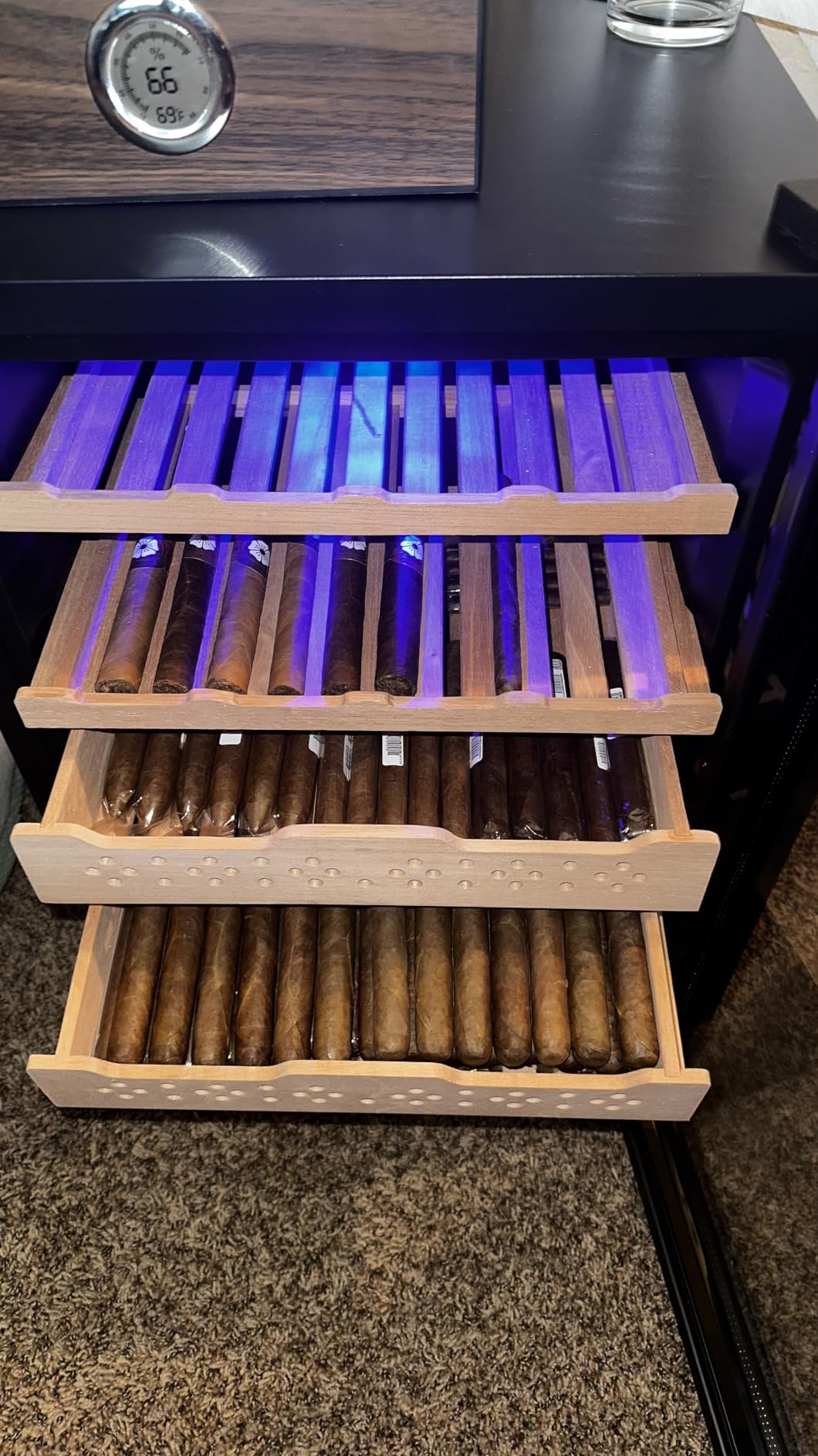 Electric Cooler Cabinet 70L with Temperature and Humidity Control, Leather Finish, Spanish Cedar Wood Shelves and Safety Lock (500 Counts Capacity) customer photo 2