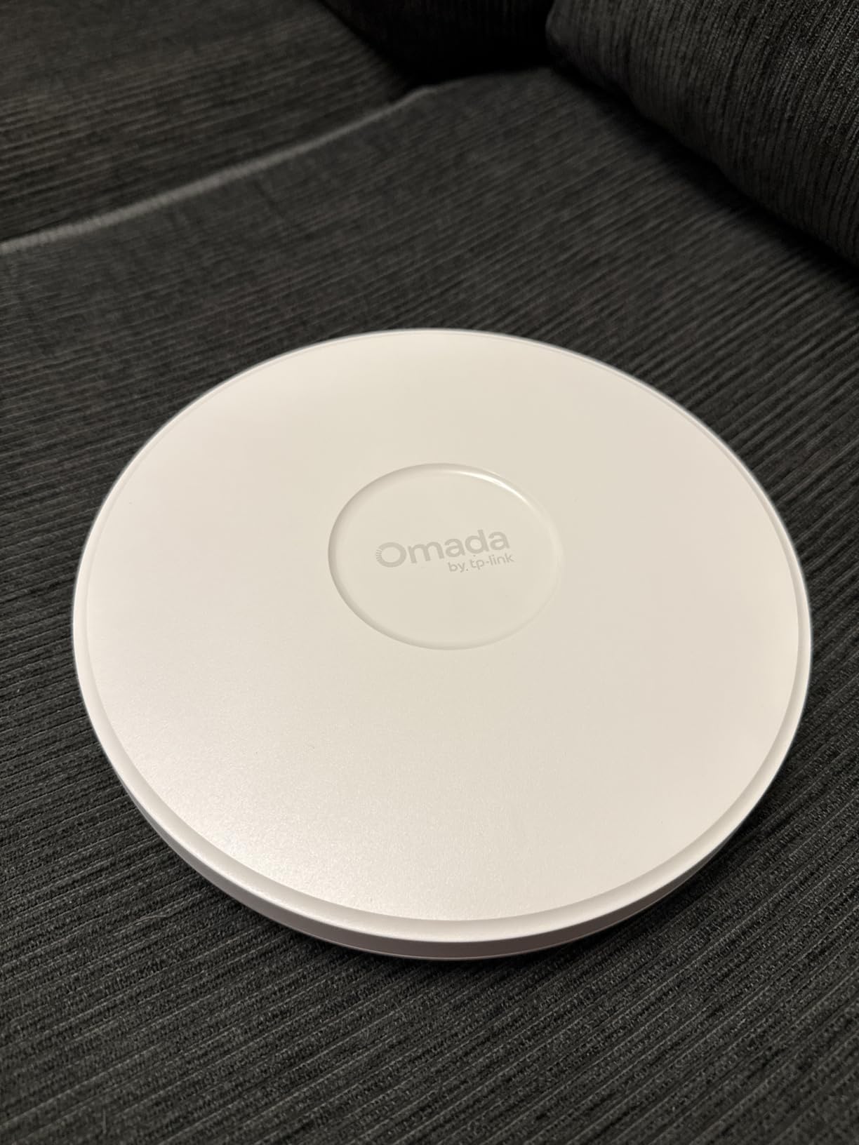 Omada 7 Max, BE15000 WiFi Access Point, 10G Port, w/o DC Adapter(EAP787) | 8-Stream WiFi 7 Tri-band, 5yr Warranty, PoE+/DC Powered, Mesh/WPA3/Roaming Supported, Omada Managed customer photo 1