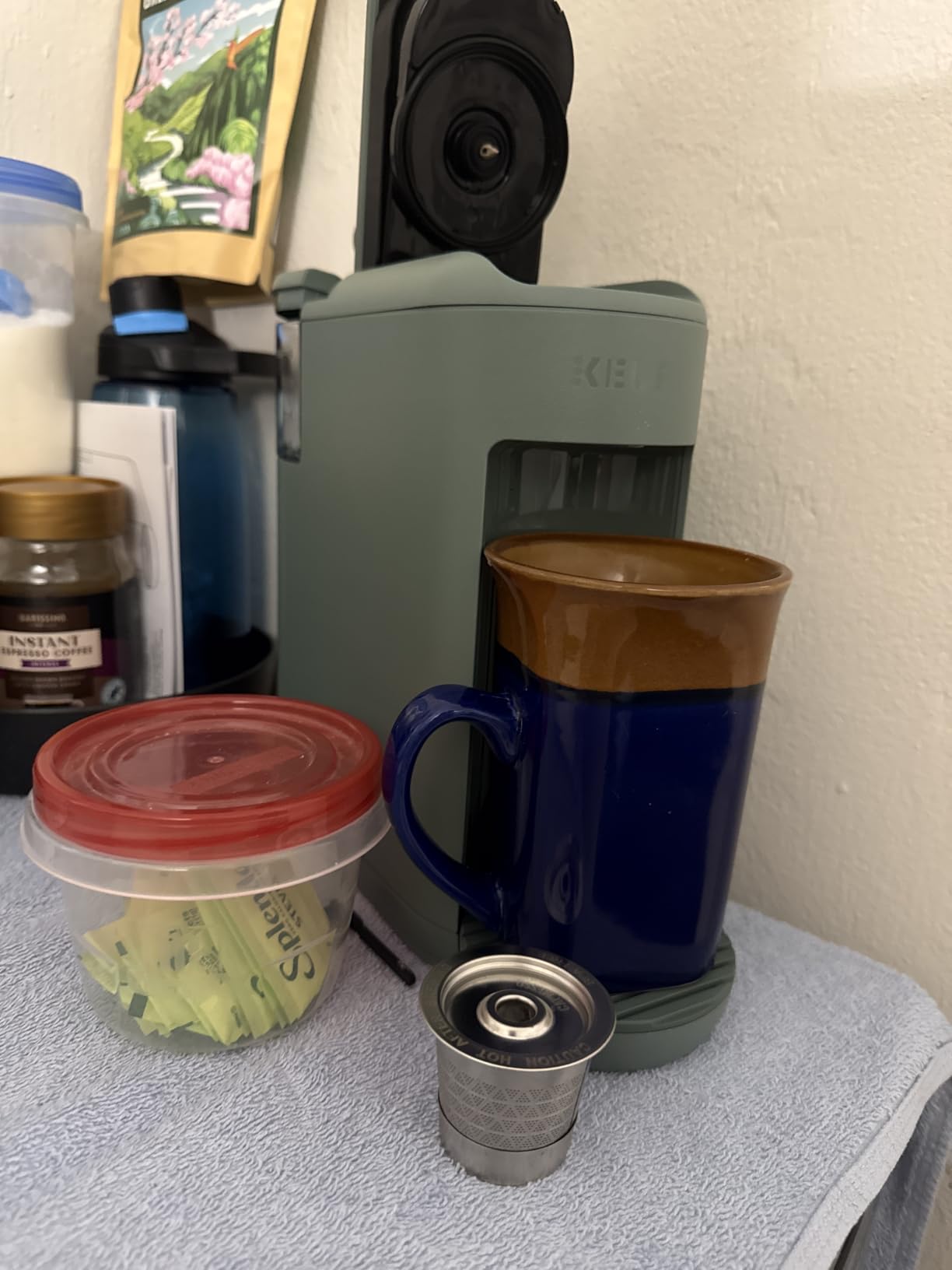 Keurig K-Mini Mate Single Serve K-Cup Pod Coffee Maker, Brews Up to 12 oz Cup, Compact Portable Coffee Machine for Small Spaces, Great for Dorms & Offices, Pink Sands customer photo 1