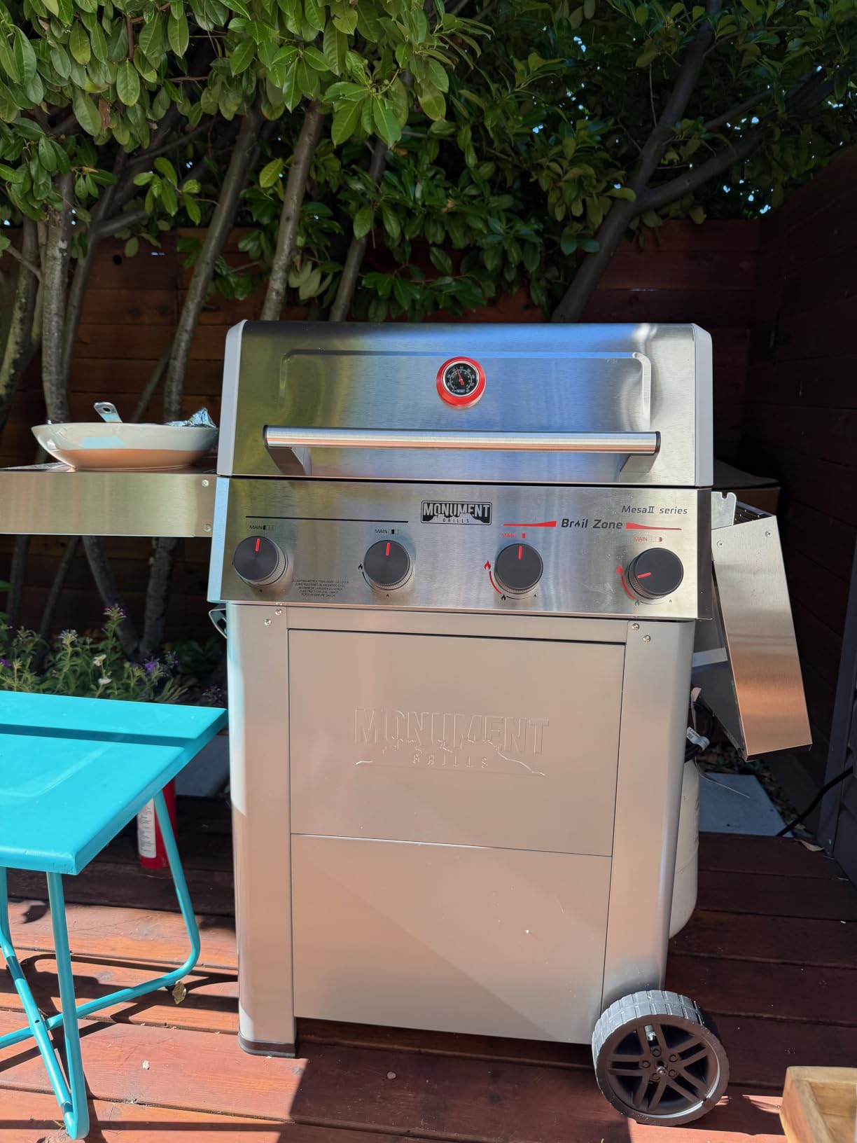 Monument Grills 4 Burner Propane Gas Grill with Advanced Broil Zone, Stainless Steel Outdoor Mesa 2 Barbecue Grill, Foldable Side Shelves, 500°F in 5 Mins, Fast Assembly, Mesa II 410FBZ customer photo 1