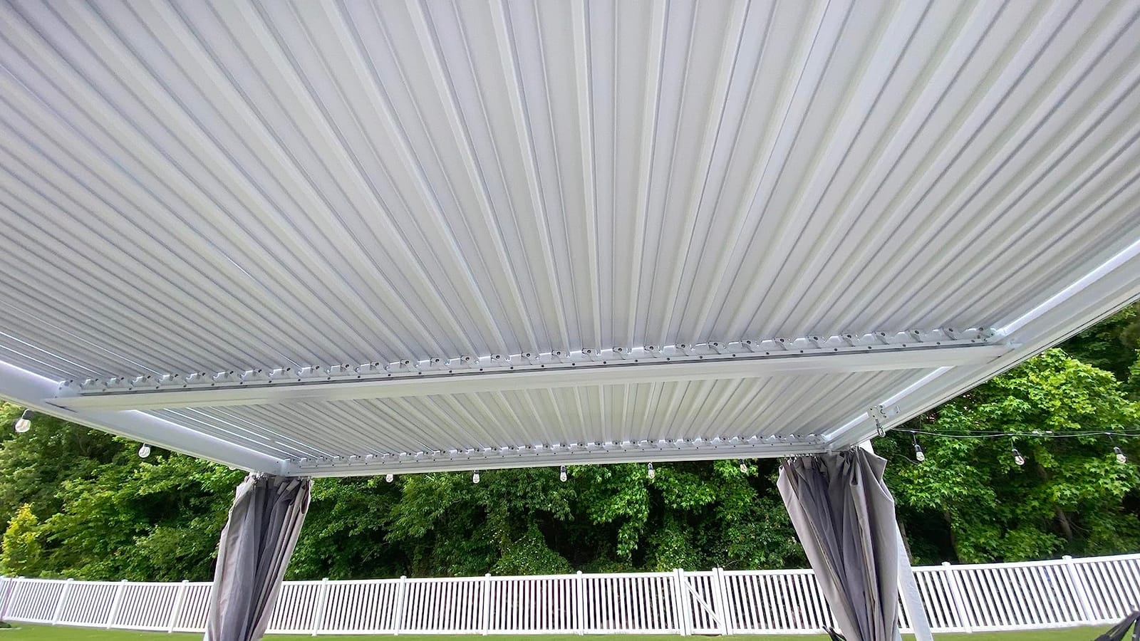 MELLCOM 10x13 Motorized Retractable Pergola w/ 2 Independent Louvers customer photo 1