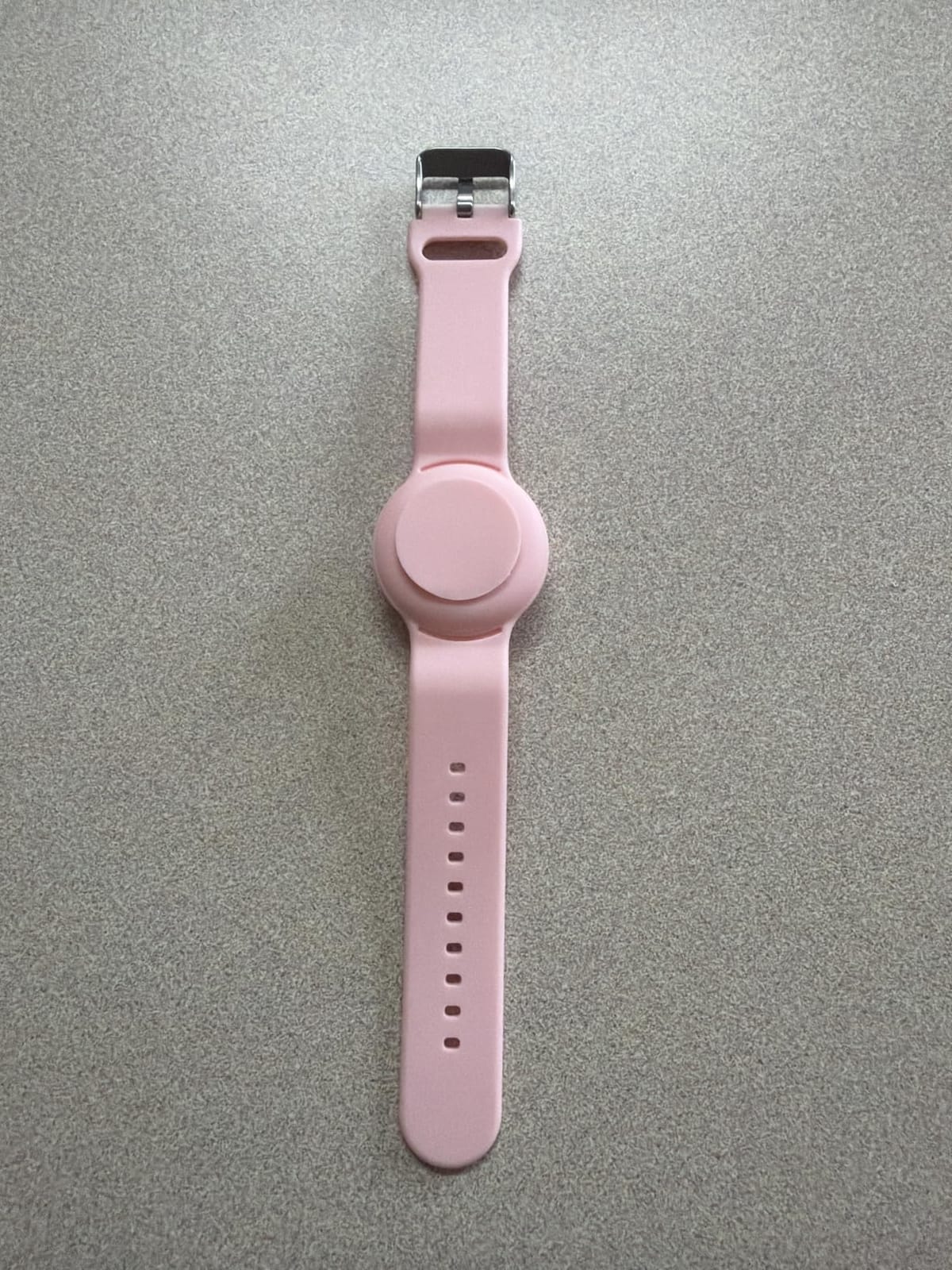 Apple AirTag (2nd Generation): Tracker for Keychain, Wallet, and More; Locator with Sound; Simple One-Tap Setup with iPhone or iPad; Key Finder with up to 1.5X Precision Finding Range customer photo 2
