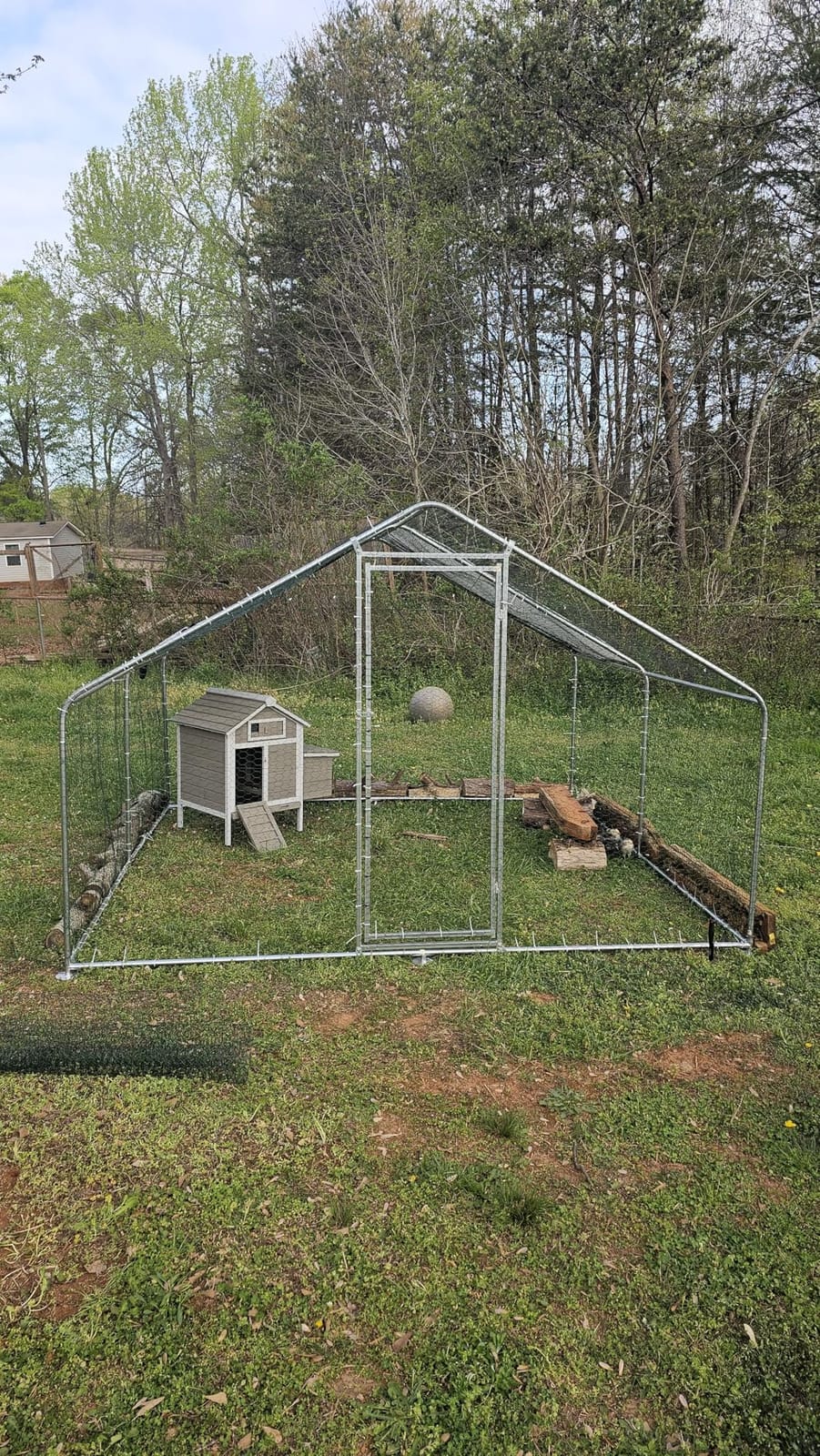 Metal Chicken Coop with Hardware Cloth, Walk-in Poultry Cage for Hen Duck | Hardware Cloth, Solar Light Included, UV-Resistant Waterproof Cover, Large Walk-in Space for 15-20 Birds customer photo 1