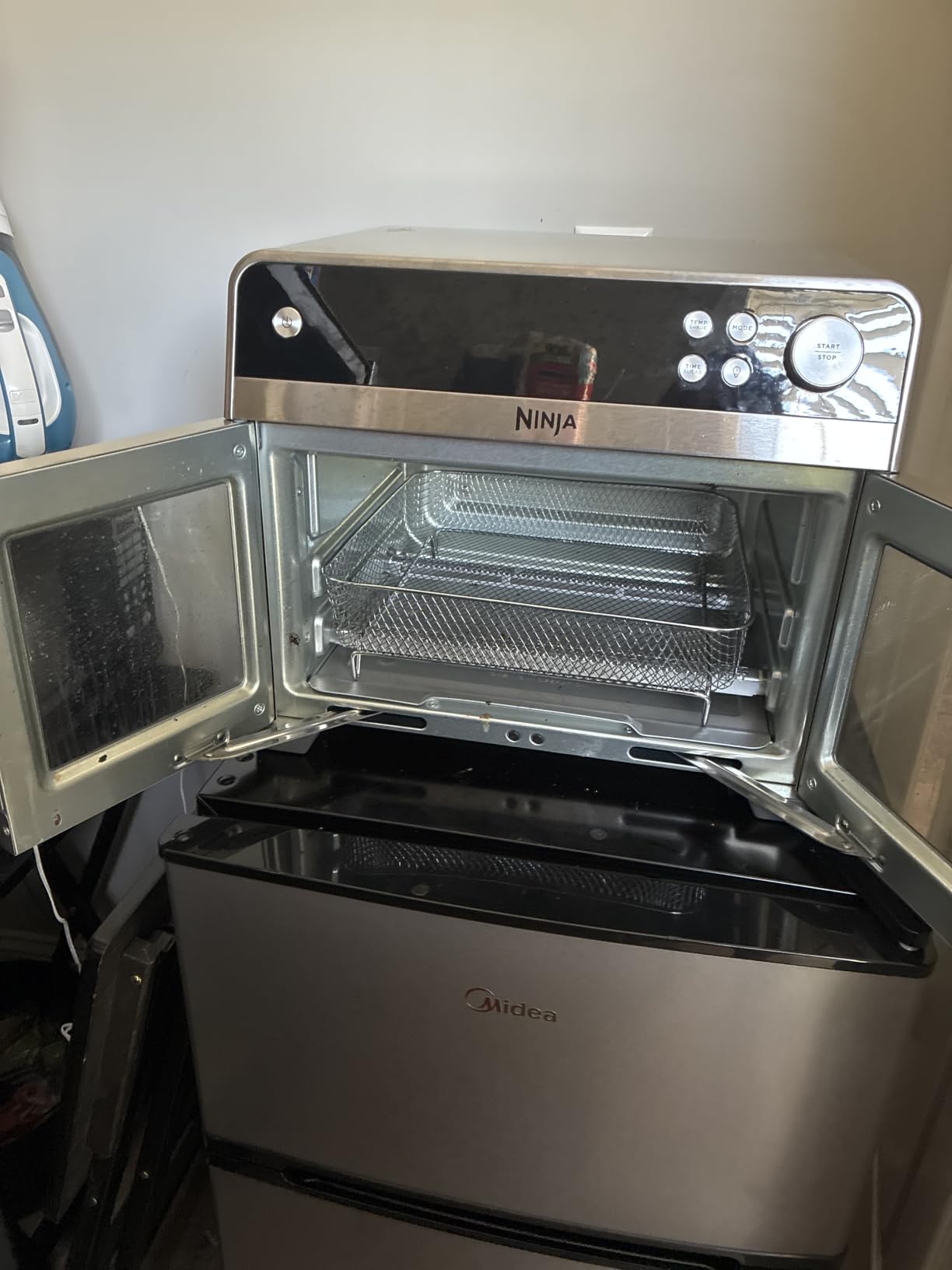 Ninja French Door Premier Air Fry Oven, 10-in-1, Black, FO101BK | 450F cyclonic air, PFAS-free surface, Air fry, sear crisp, bake, broil, toast, dehydrate customer photo 2